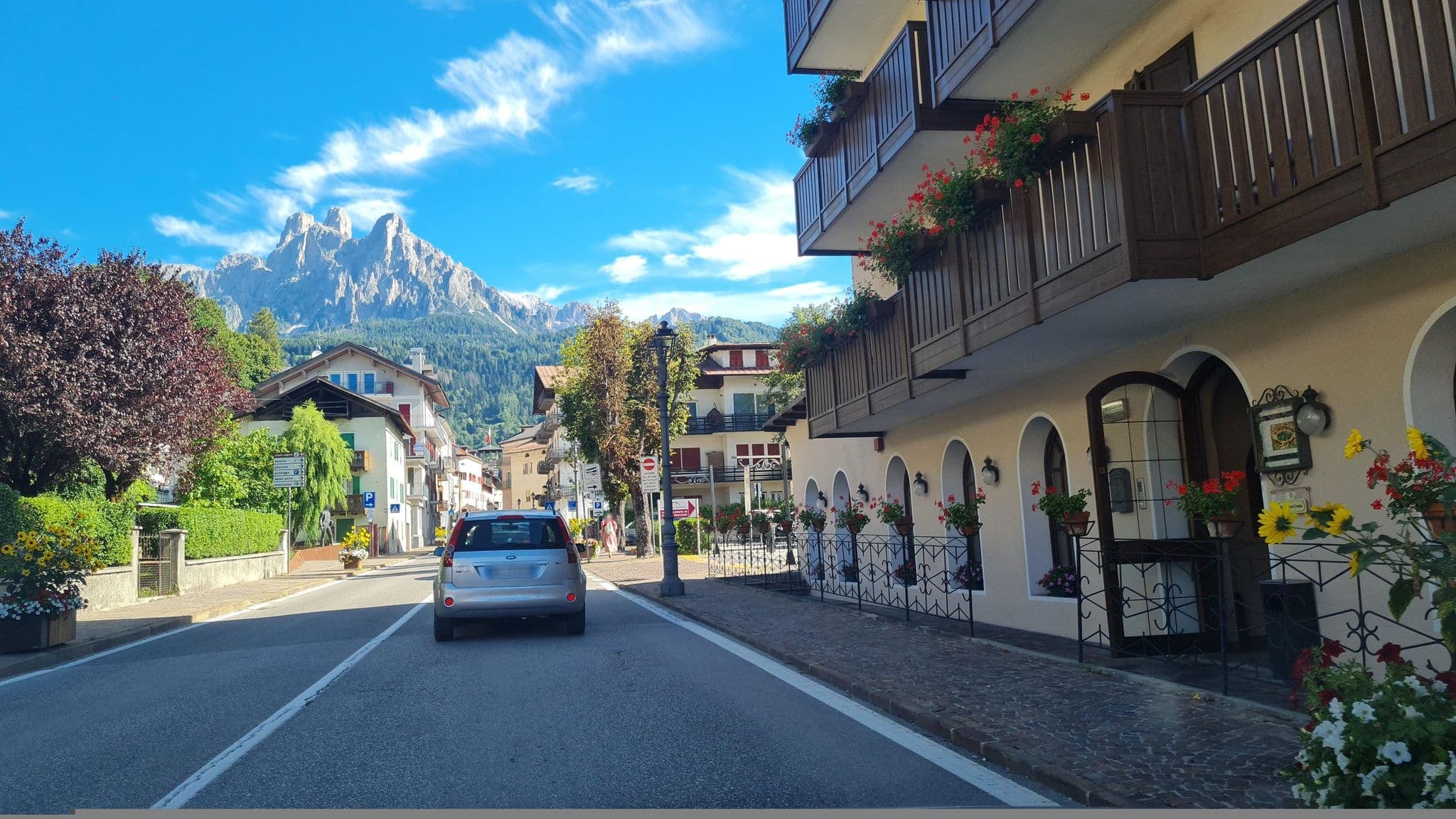 Street view near Albergo Dolomiti, Transacqua — © laniuscollurio (CC BY-SA · Mapillary)