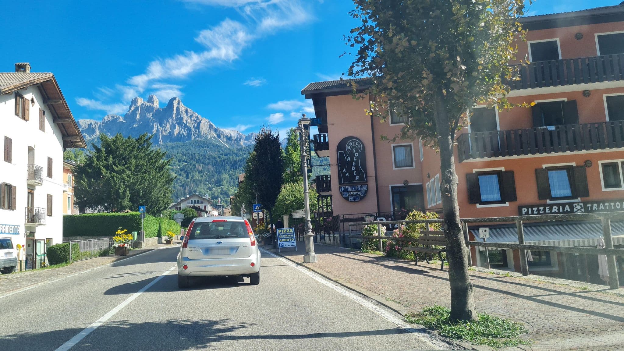 Street view near A soleder, Transacqua — © laniuscollurio (CC BY-SA · Mapillary)