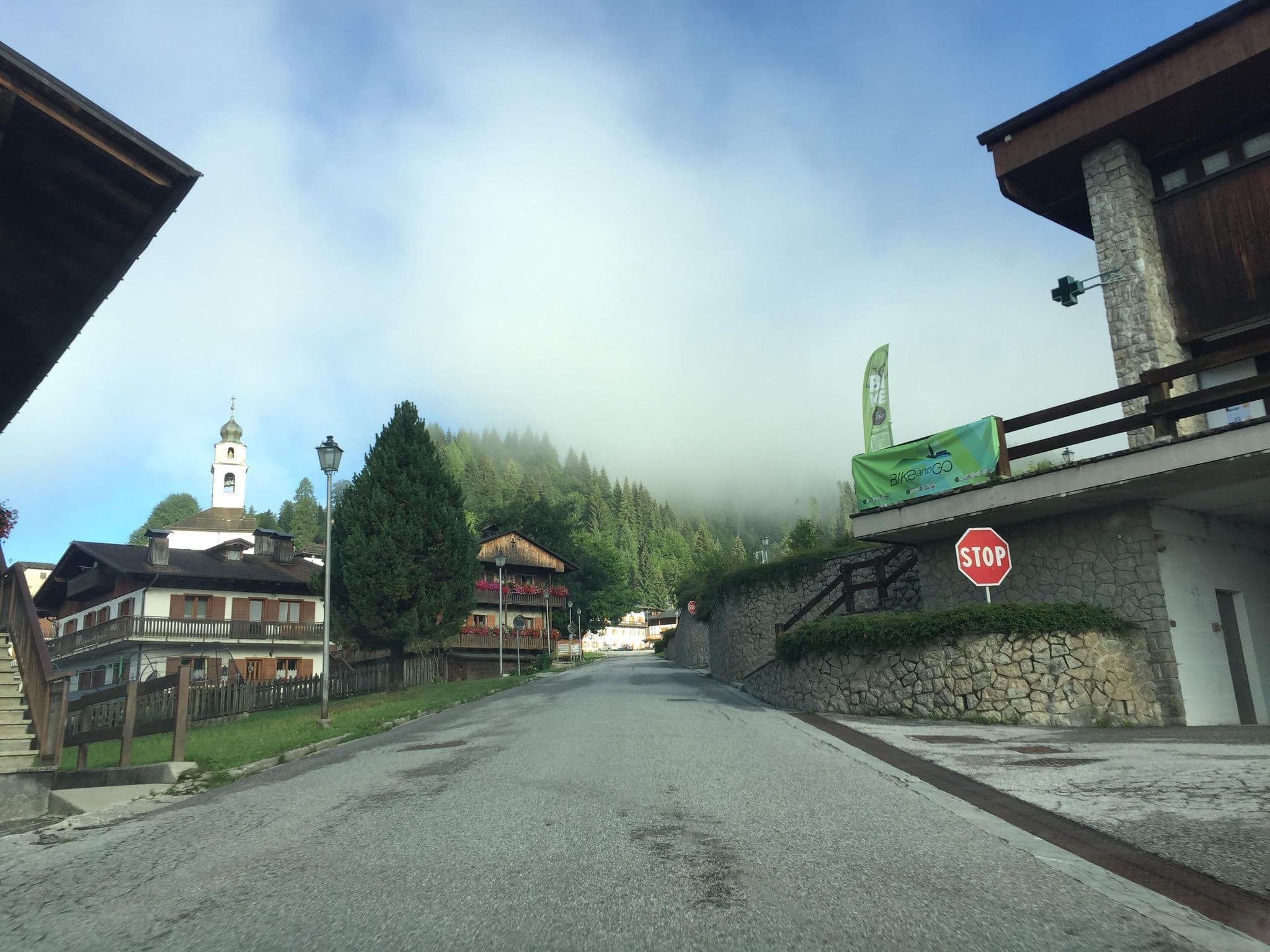 Street view near Meublè Schneider, Prato Carnico — © igorzo (CC BY-SA · Mapillary)