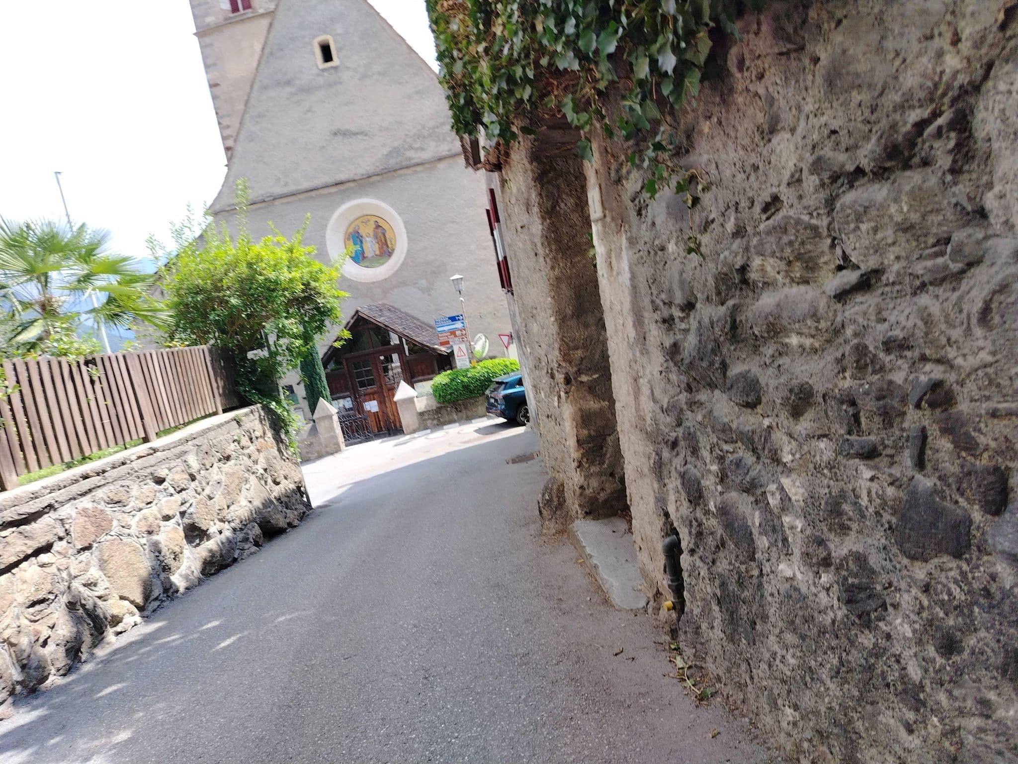 Street view near Gasthaus Stiegenwirt, Parcines — © Brown69 (CC BY-SA · Mapillary)