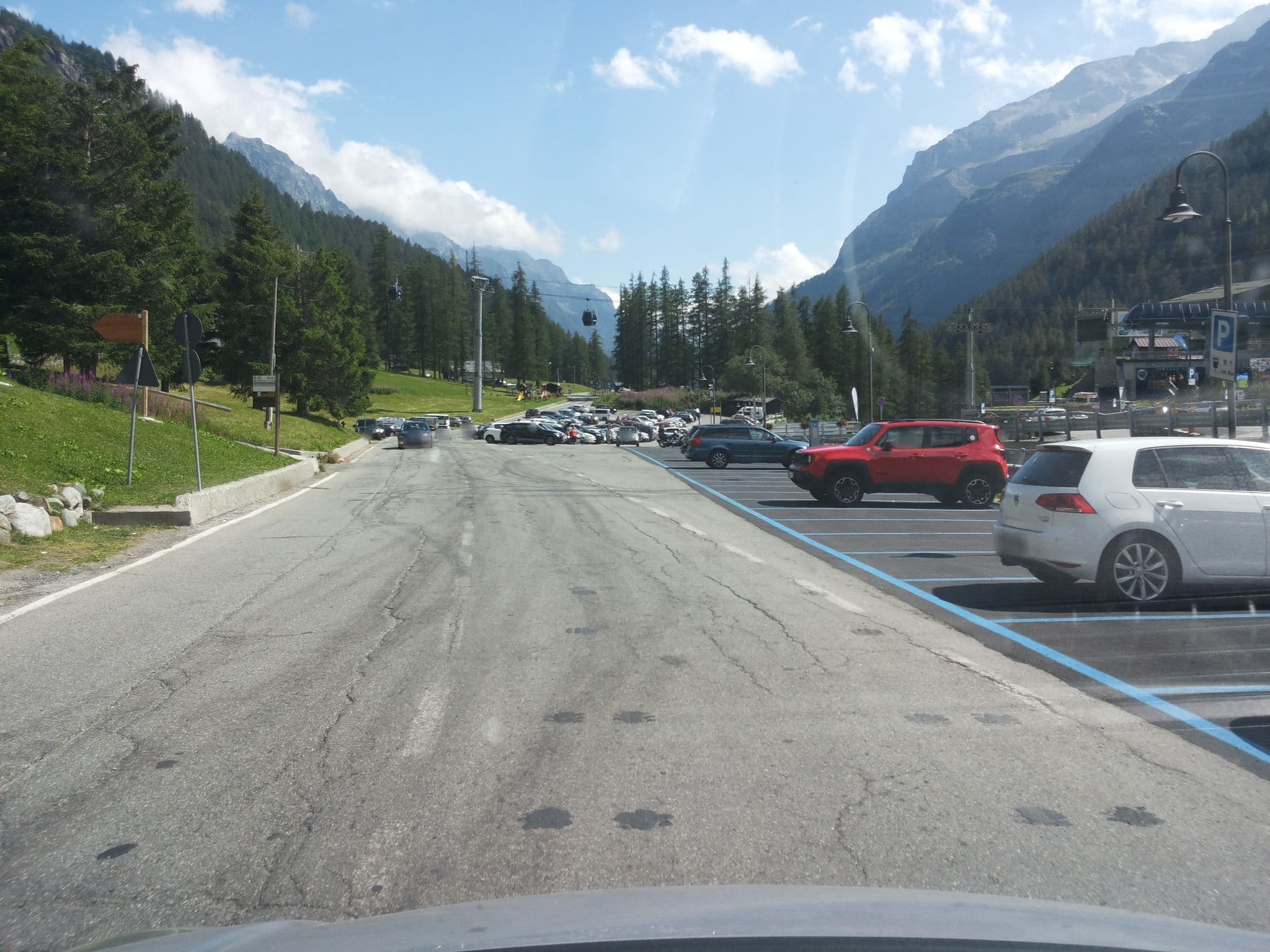 Street view near Hotel Nordend, Ayas