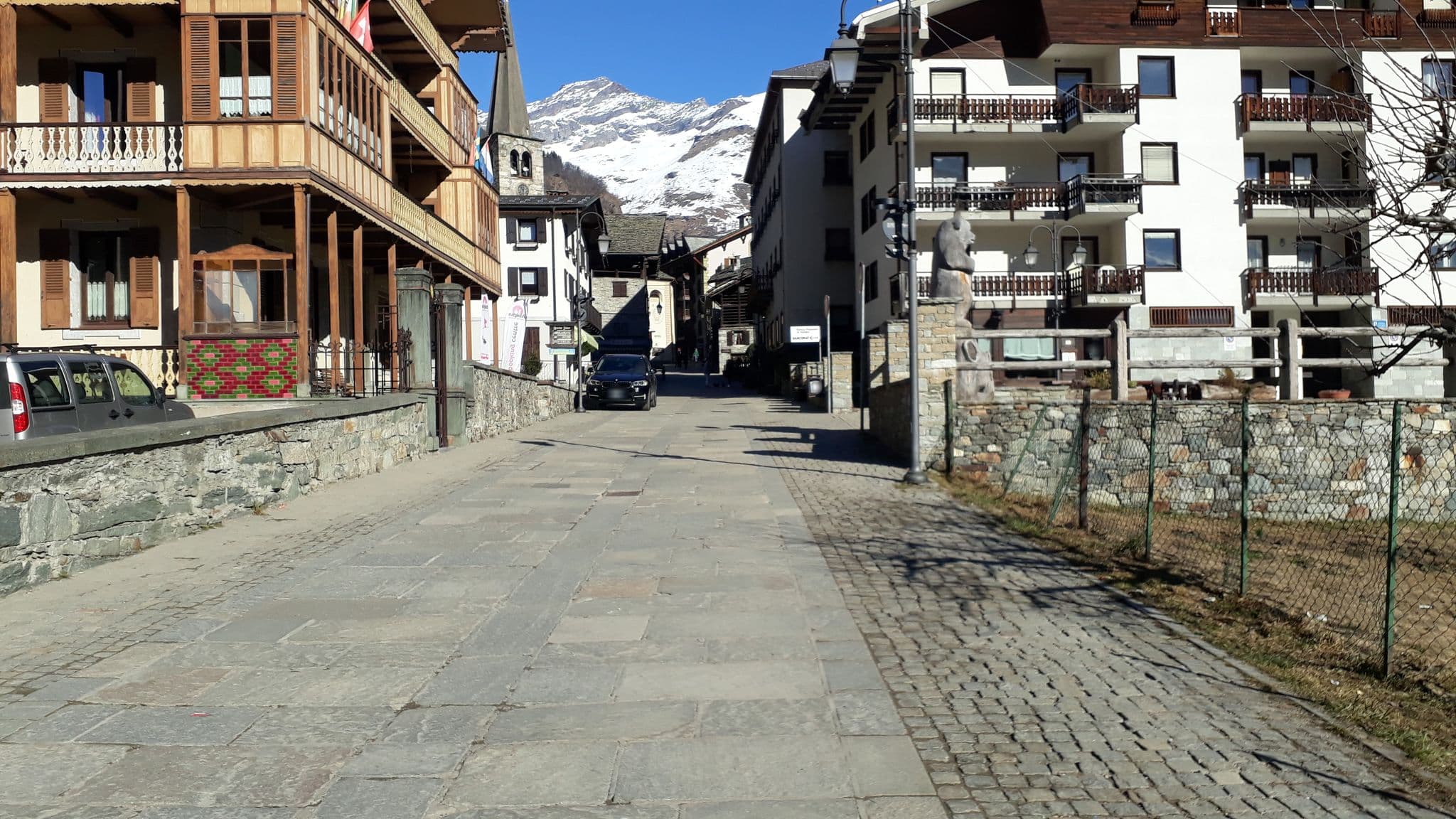 Street view near Casa Smitt, Ayas