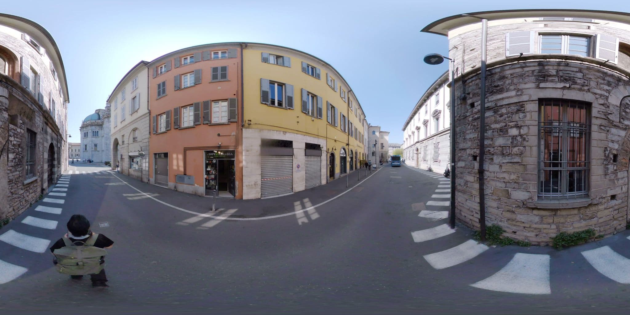 Street view near Le Stanze del Lago, Como — © mapconcierge (CC BY-SA · Mapillary)