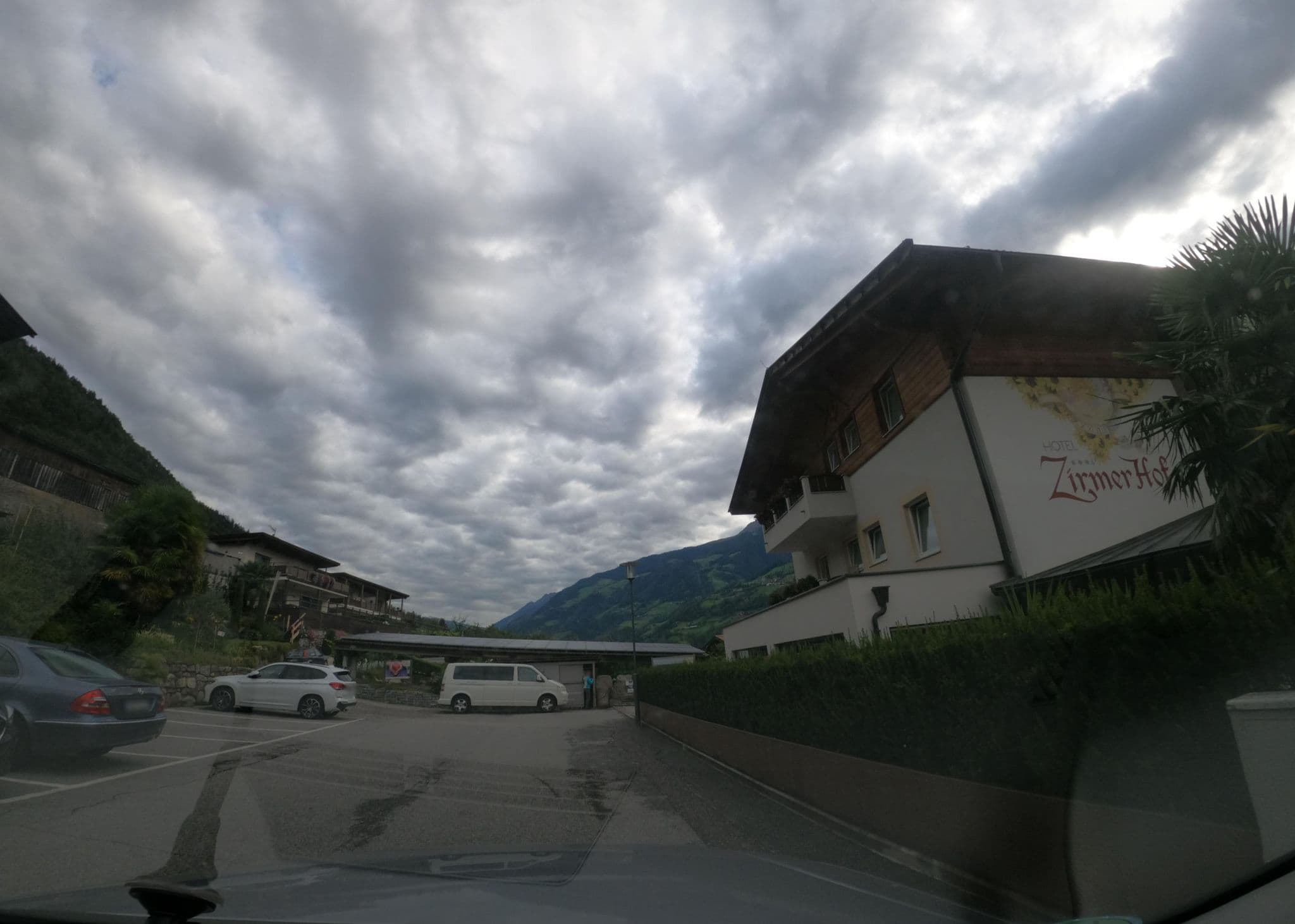Street view near Hotel Zirmerhof, Scena - Schenna — © atze02 (CC BY-SA · Mapillary)