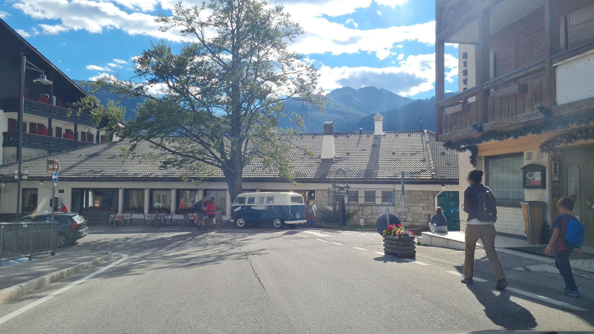 Street view near Hotel Alpino, Tonadico — © laniuscollurio (CC BY-SA · Mapillary)