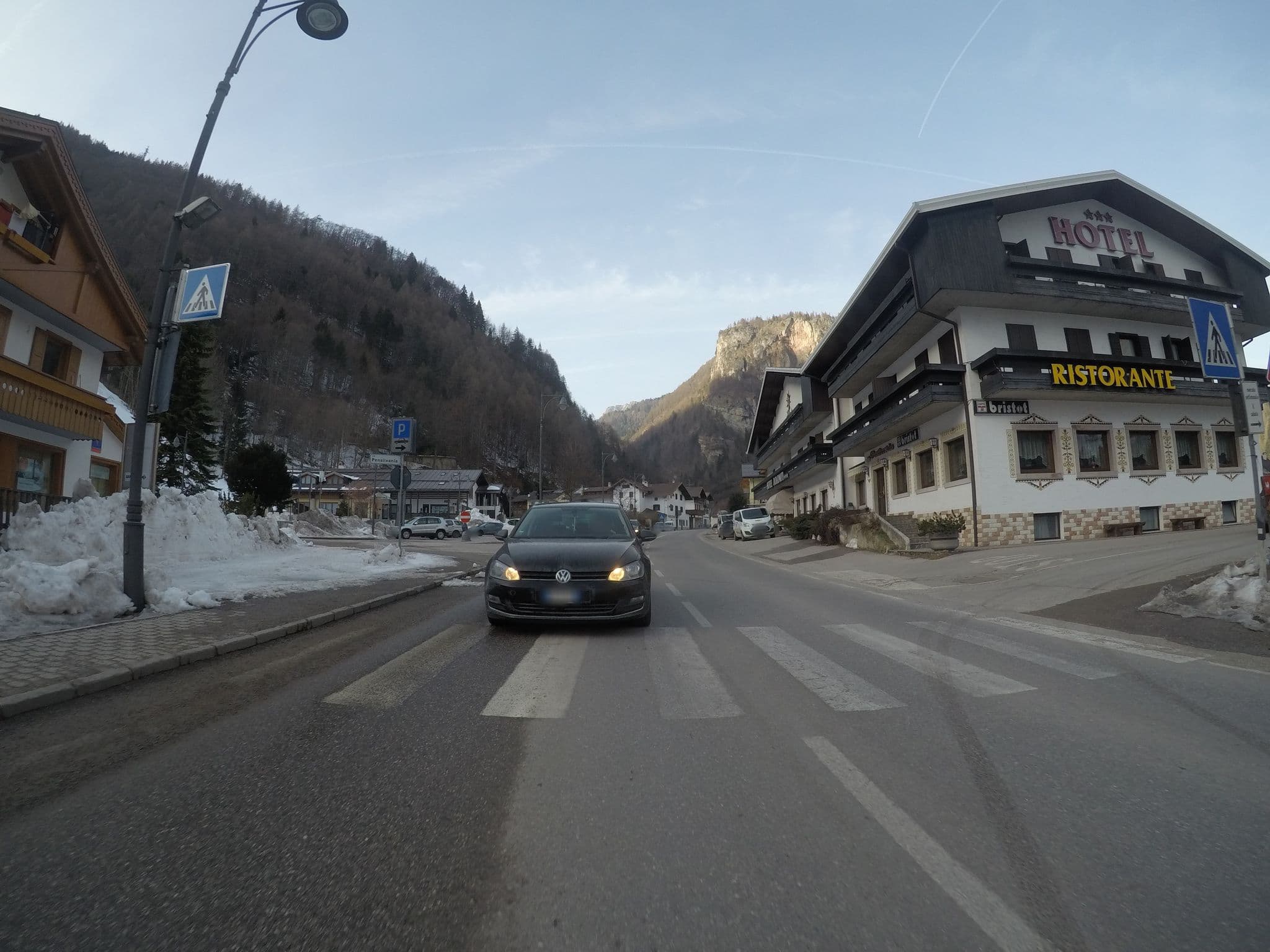 Street view near Hotel Dolomiti, Cencenighe Agordino — © chrisbeddow (CC BY-SA · Mapillary)