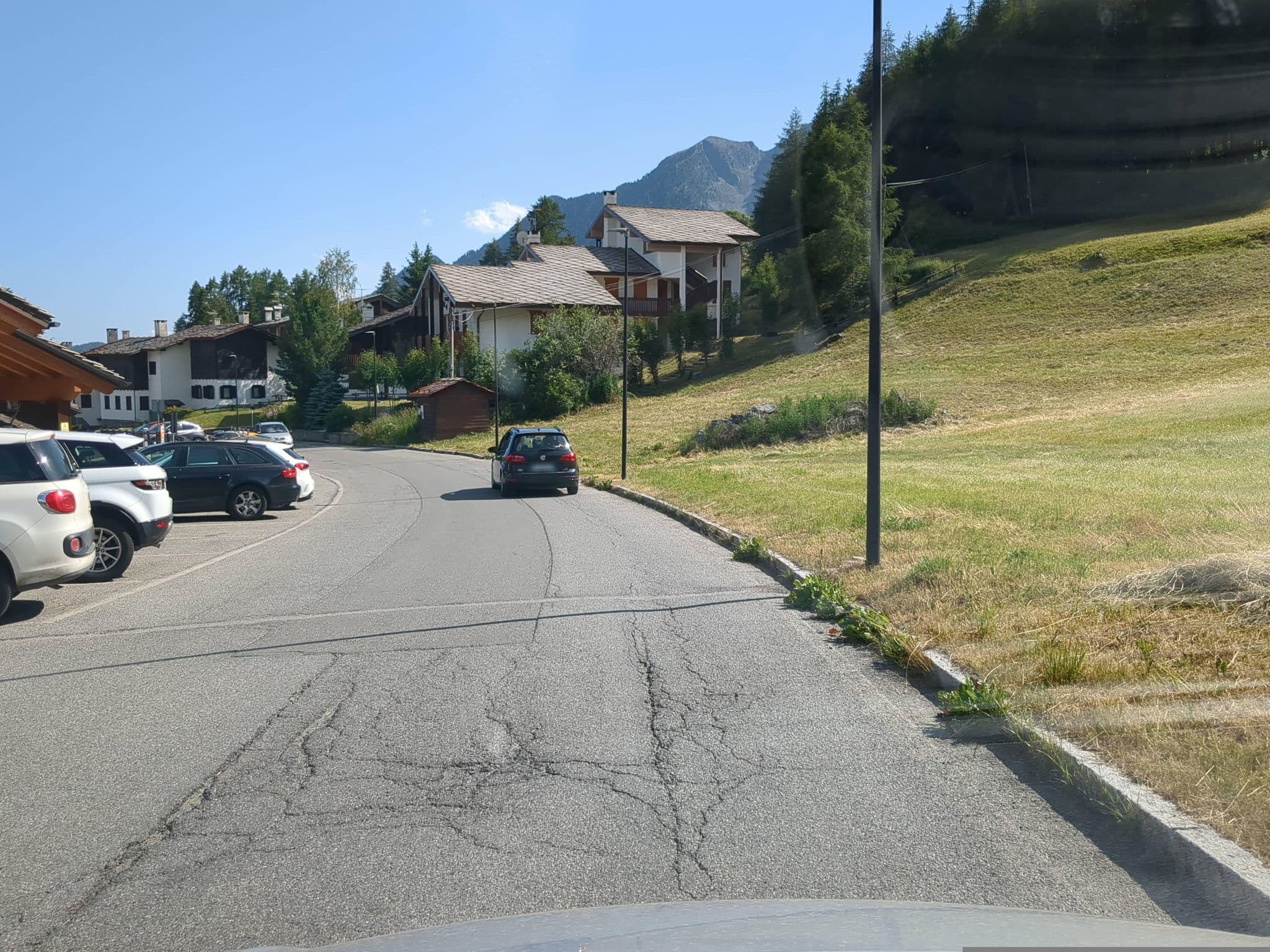Street view near RTA Trompe l'Oeil, Ayas