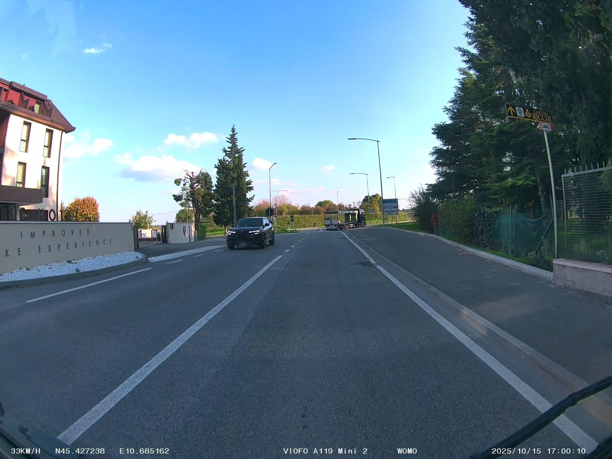 Street view near Dolci Colli - Bike & Family Hotel, Peschiera del Garda — © soulcover (CC BY-SA · Mapillary)