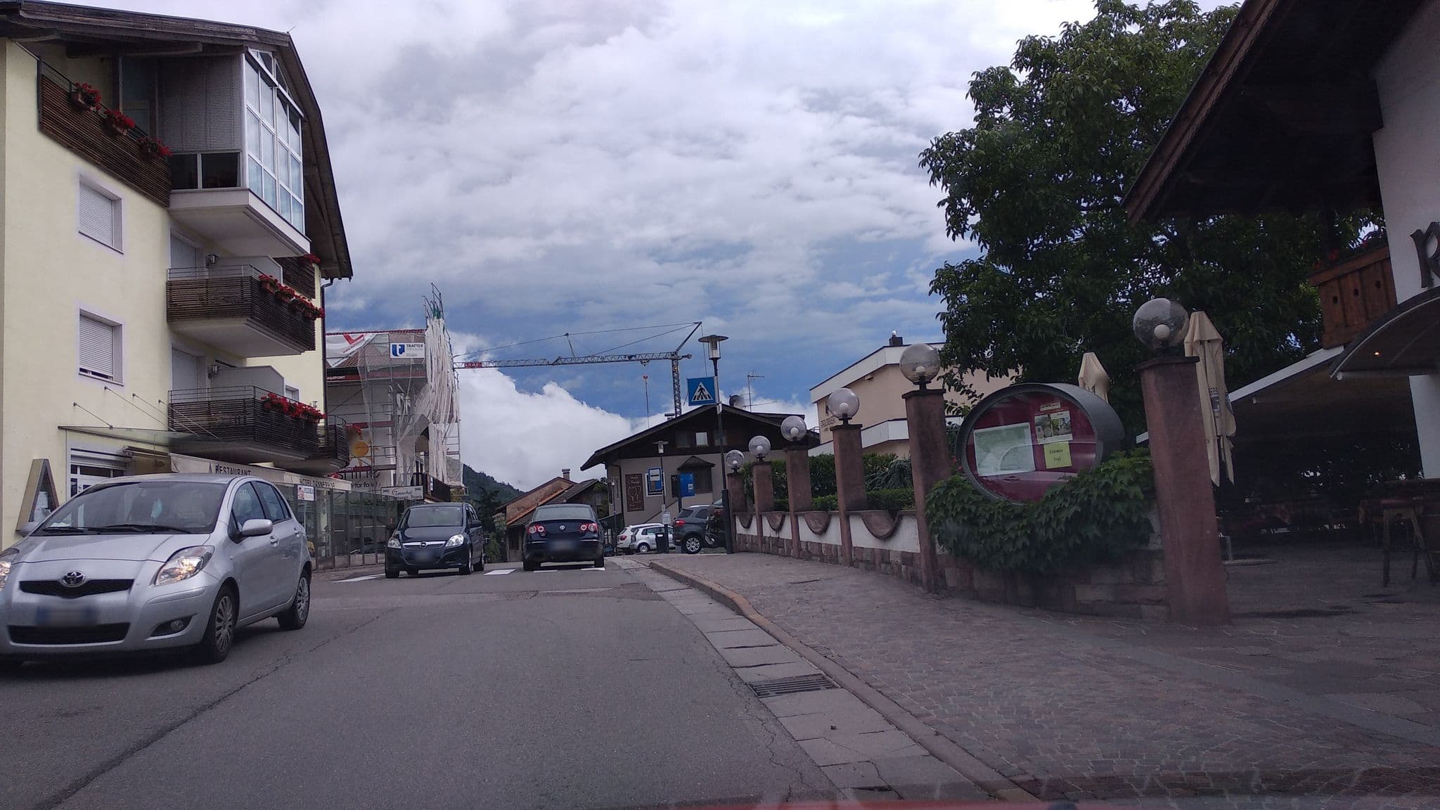 Street view near Hotel Rochushof, Scena