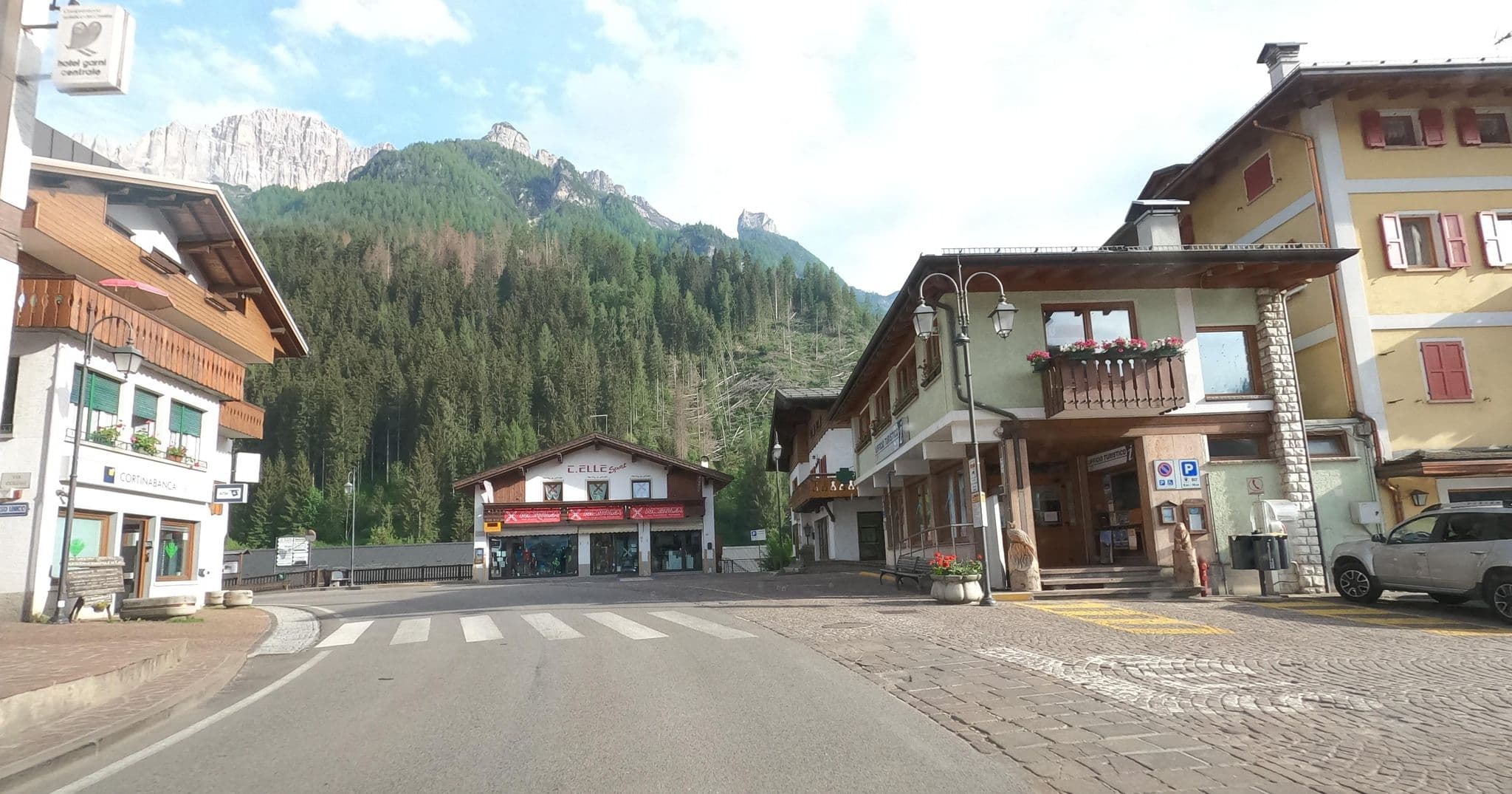 Street view near Hotel Centrale, Cencenighe Agordino — © masterofnoroad (CC BY-SA · Mapillary)