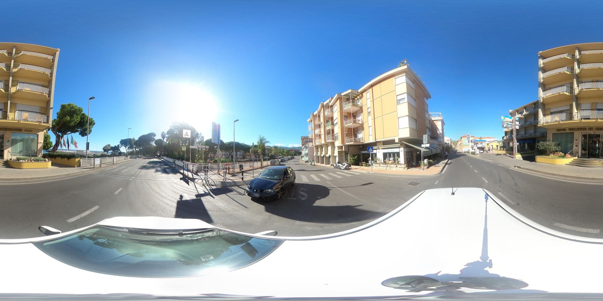 Street view near Hotel Bellevue et Mediterranée, Diano Marina — © LucianoC63 (CC BY-SA · Mapillary)