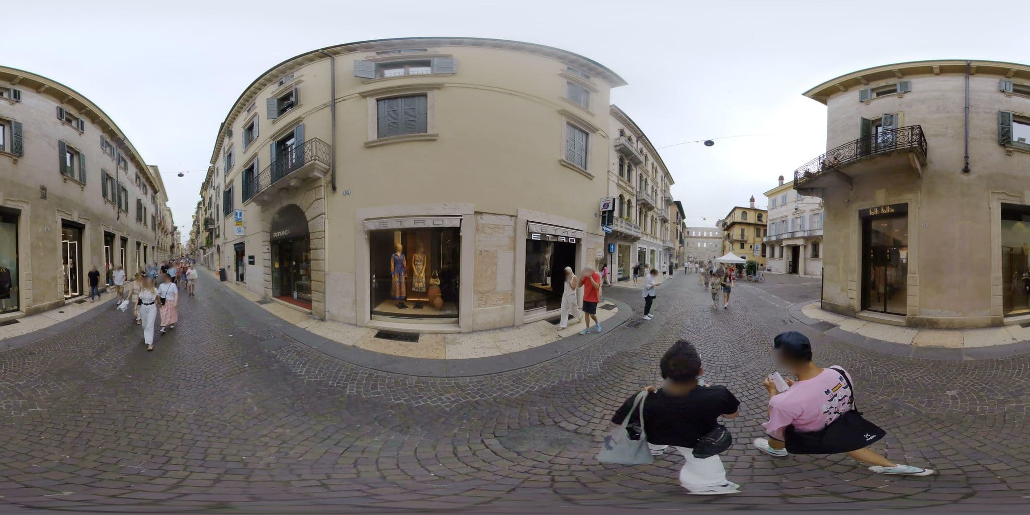 Street view near Palazzo Victoria, Verona