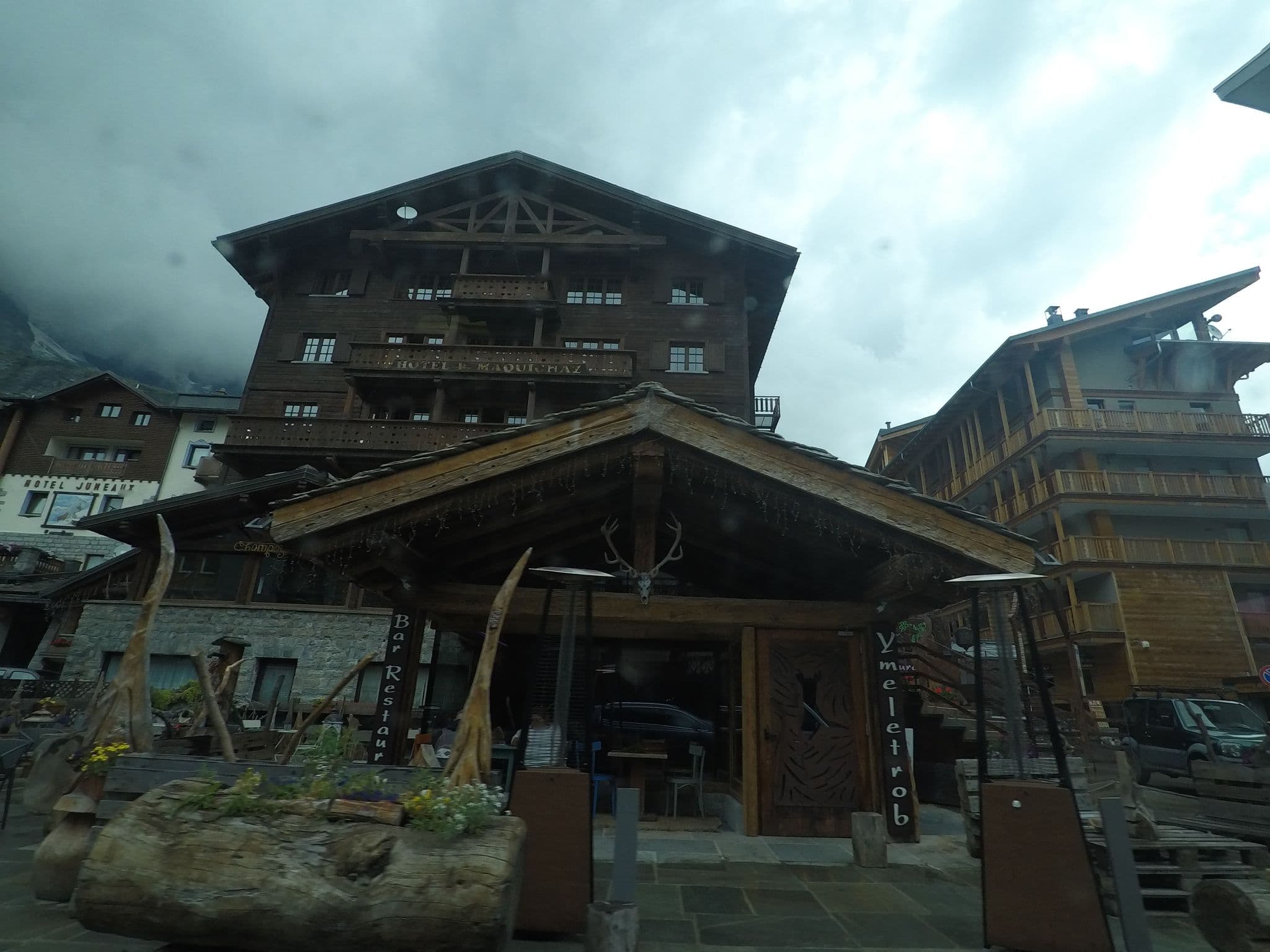 Street view near Jumeaux, Valtournenche — © bcostacurta (CC BY-SA · Mapillary)