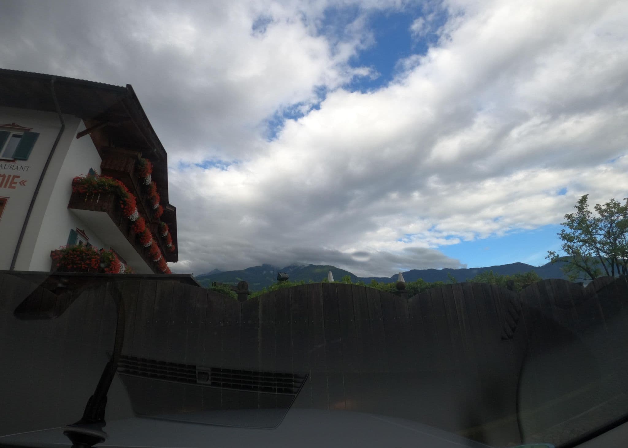 Street view near Pataunerhof, Tirolo — © atze02 (CC BY-SA · Mapillary)
