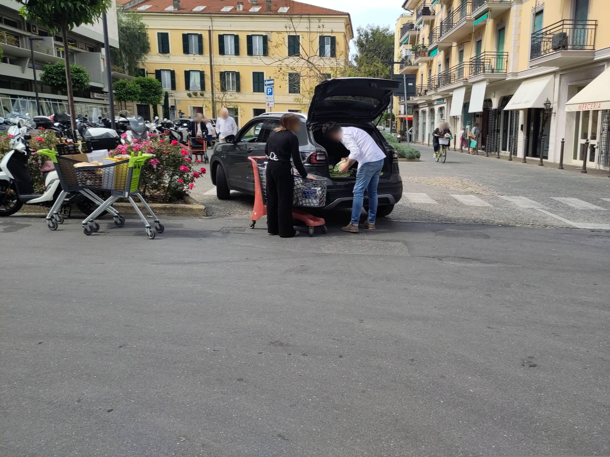 Street view near Sasso Hotel, Diano Marina — © marcuscalabresus (CC BY-SA · Mapillary)