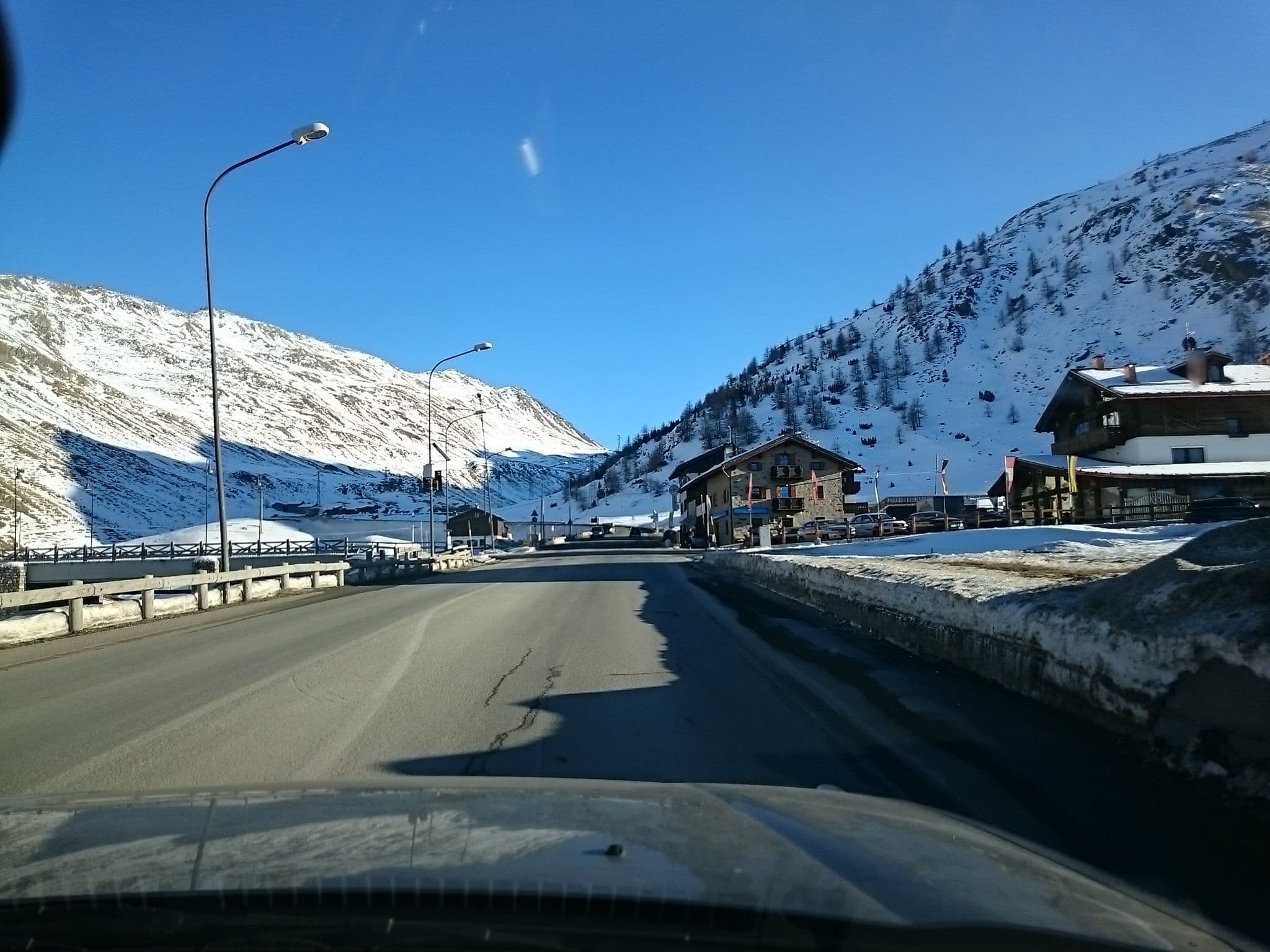 Street view near al Chestelet, Livigno — © voschix (CC BY-SA · Mapillary)