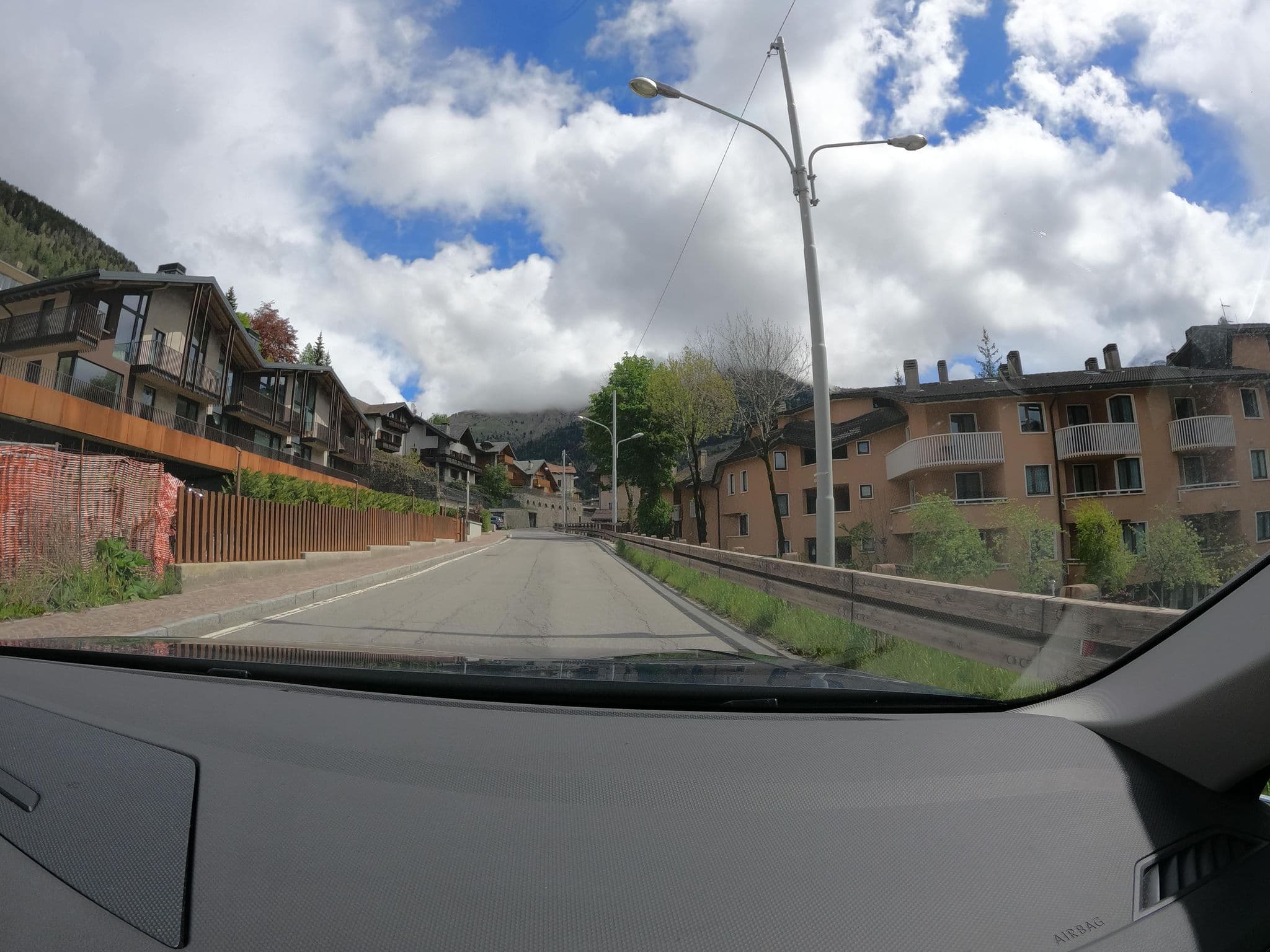 Street view near Residence Mirelladue, Ponte di Legno — © borovac (CC BY-SA · Mapillary)