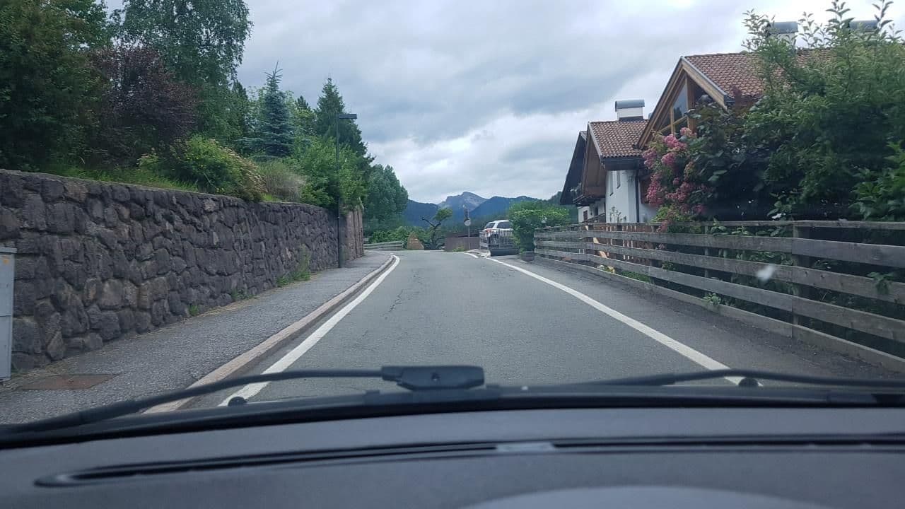 Street view near Haus Puez, Funes - Villnoess — © mik007 (CC BY-SA · Mapillary)