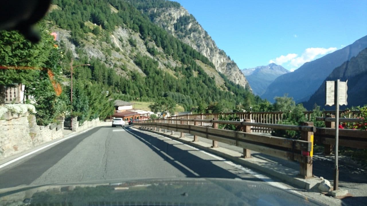 Street view near Hotel Astoria, Courmayeur — © voschix (CC BY-SA · Mapillary)