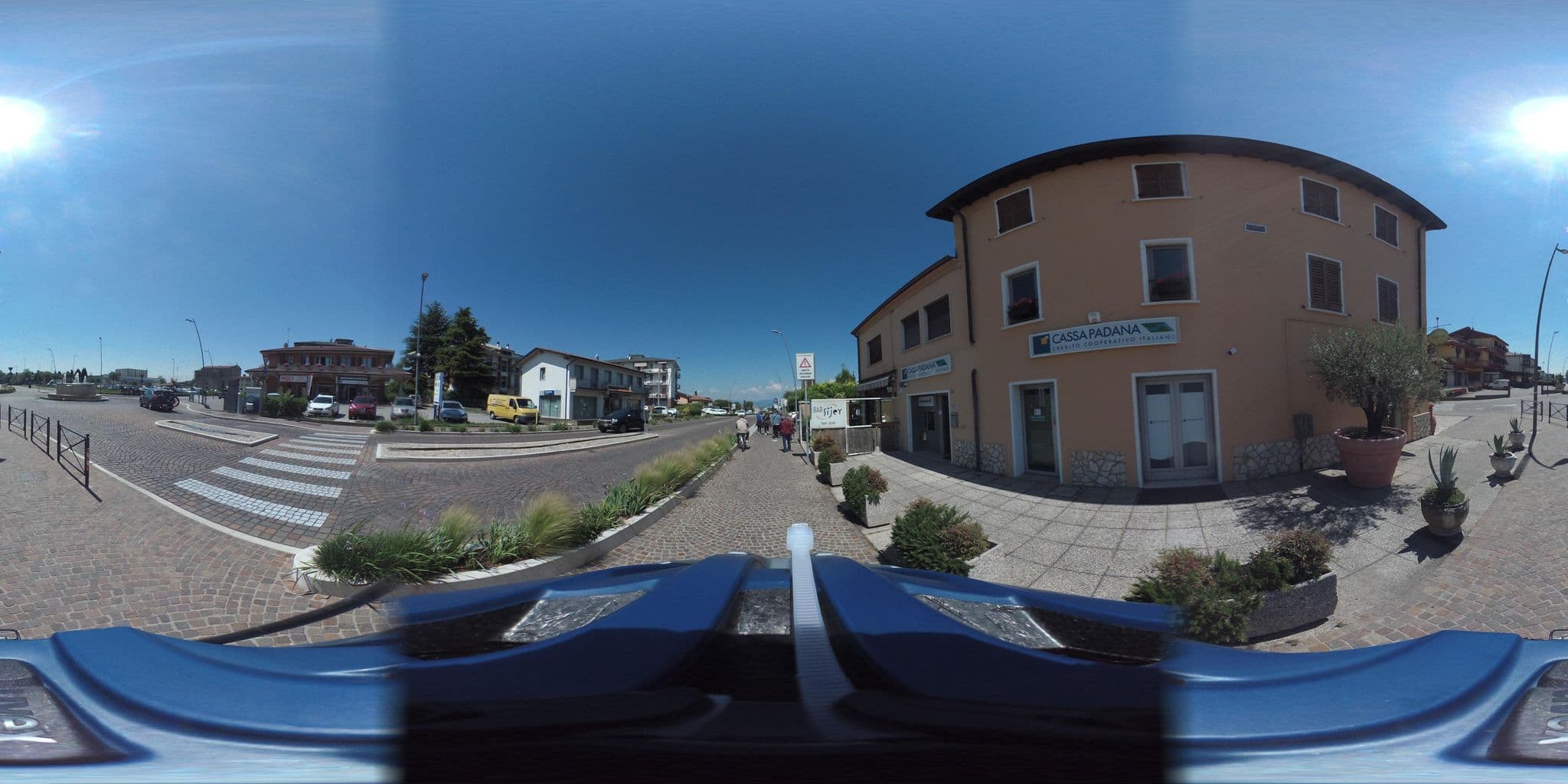 Street view near Albergo Papa, Peschiera del Garda — © giubar (CC BY-SA · Mapillary)