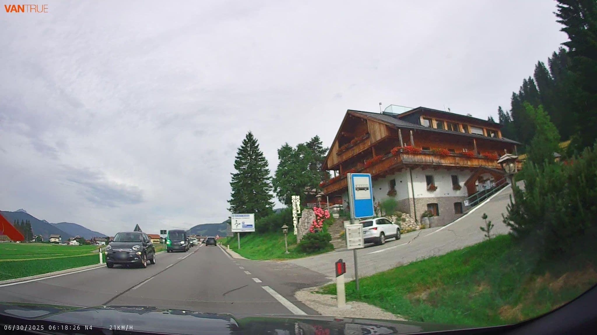 Street view near Rosengarten, Dobbiaco — © fcignat (CC BY-SA · Mapillary)
