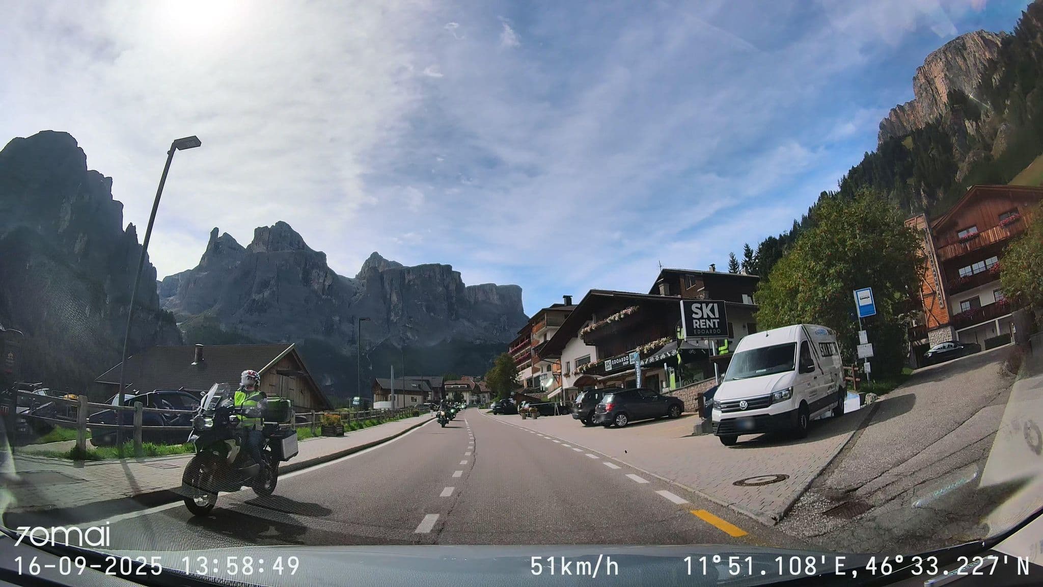 Street view near Garnì Bel Air, Selva