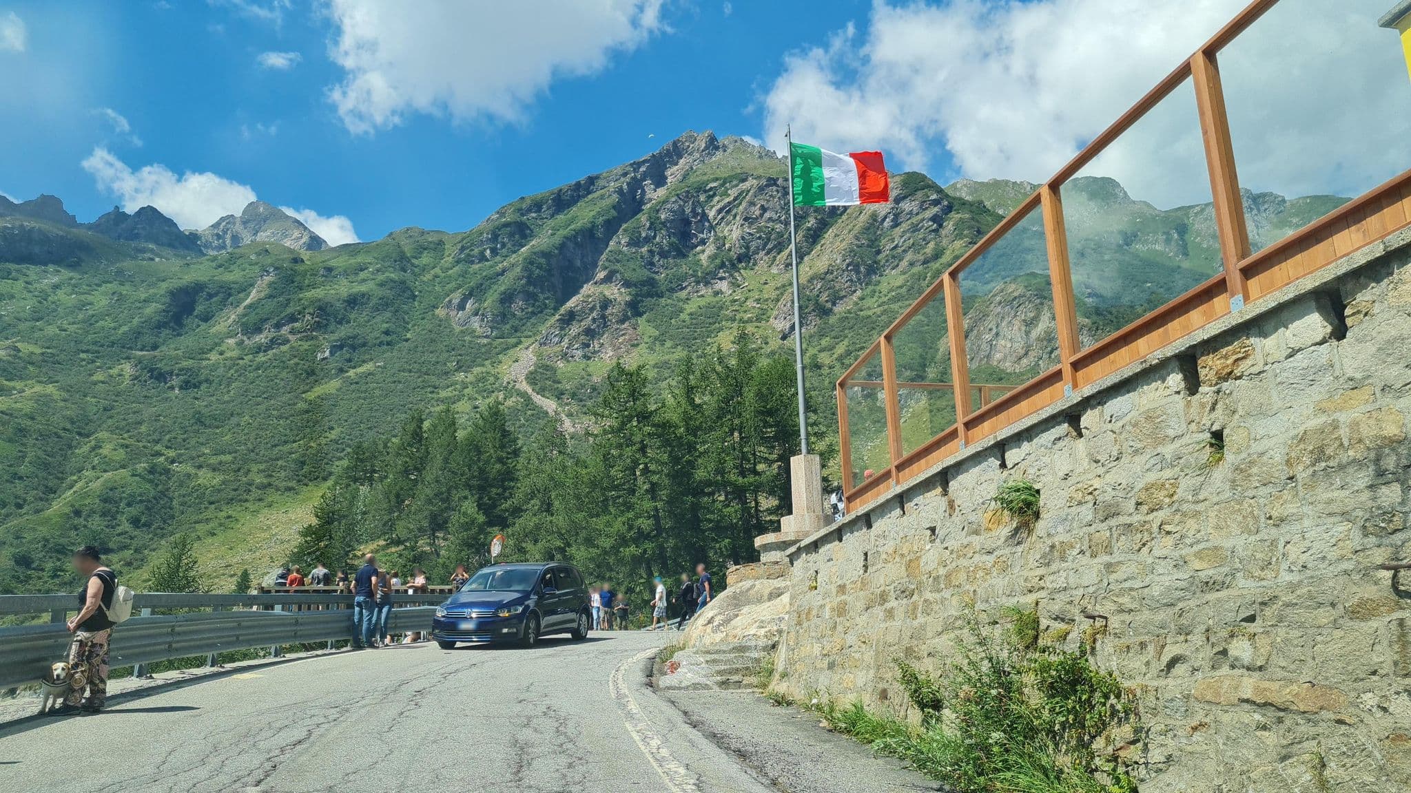 Street view near Albergo Cascate, Varzo — © laniuscollurio (CC BY-SA · Mapillary)