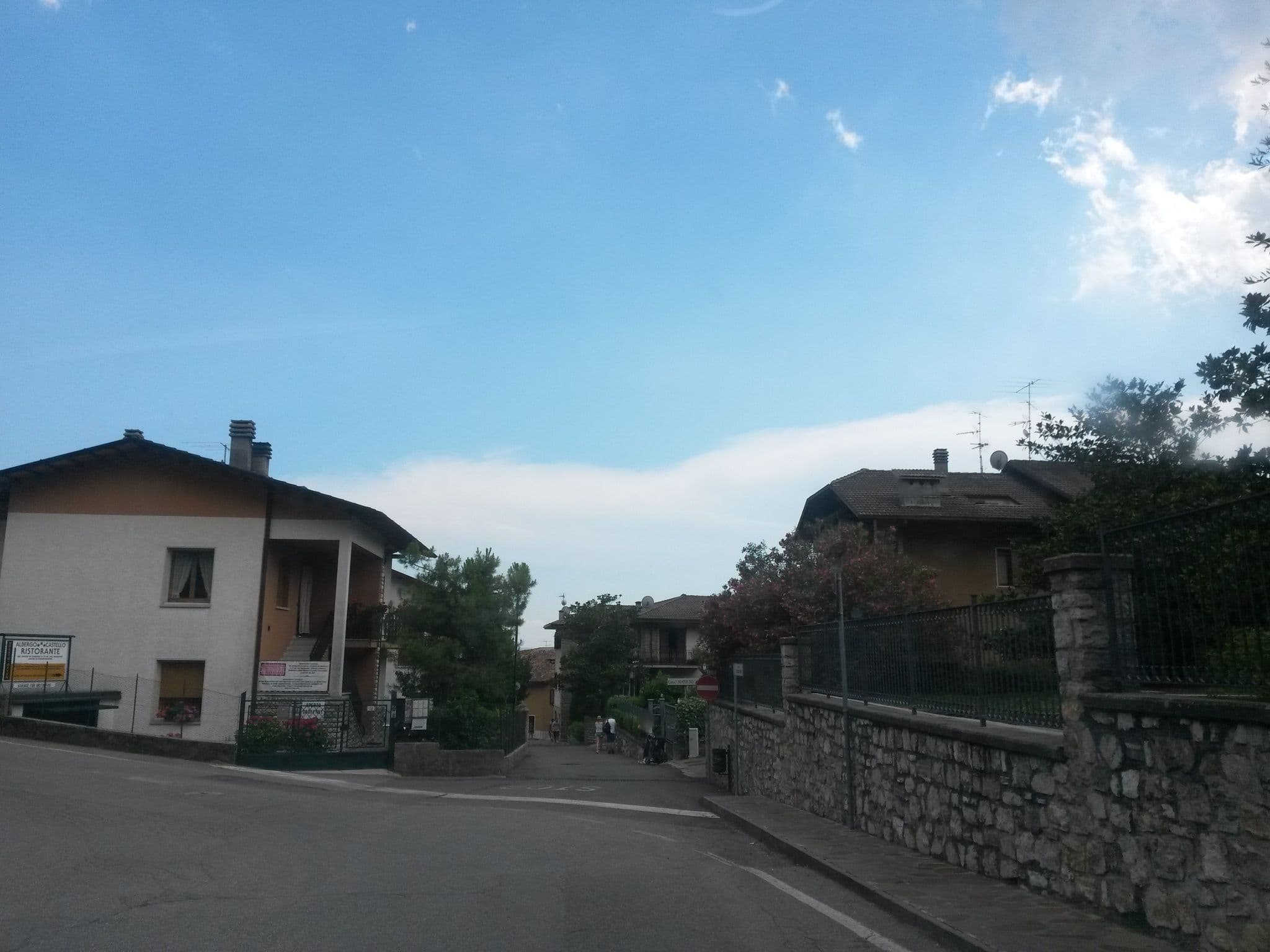 Street view near Casa per ferie Mater Dei, Magugnano — © uwekoch (CC BY-SA · Mapillary)