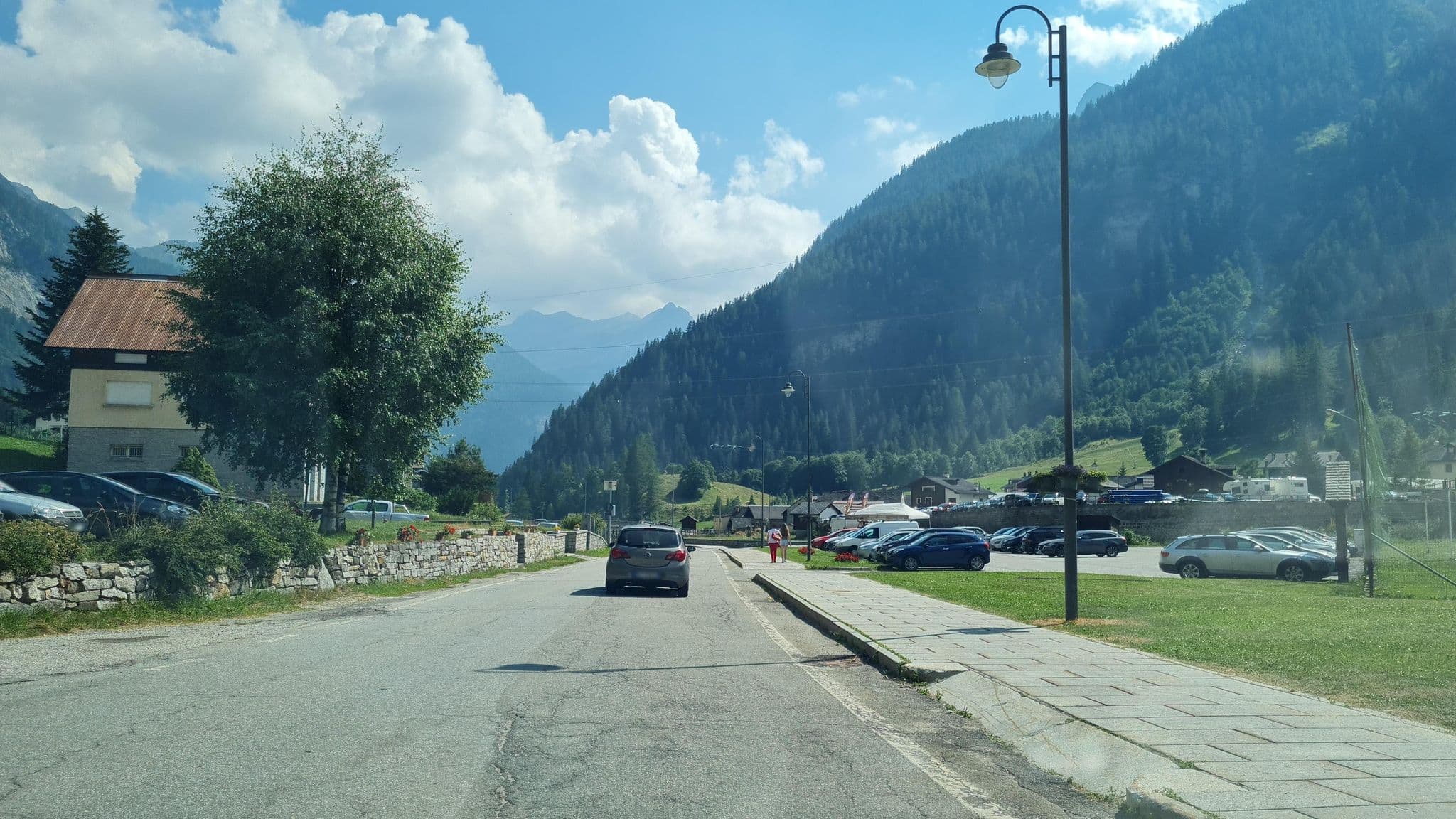 Street view near Monte Giove, Varzo — © laniuscollurio (CC BY-SA · Mapillary)