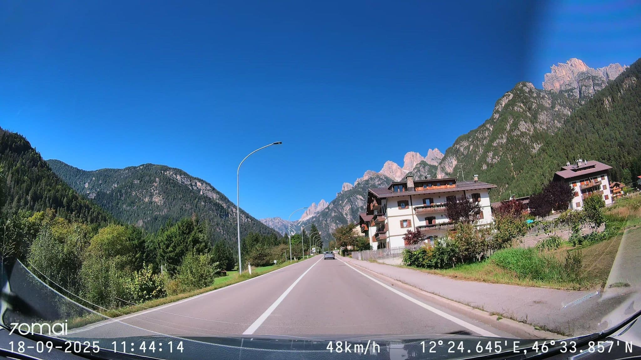 Street view near Albergo Galeno, Auronzo — © doriel (CC BY-SA · Mapillary)
