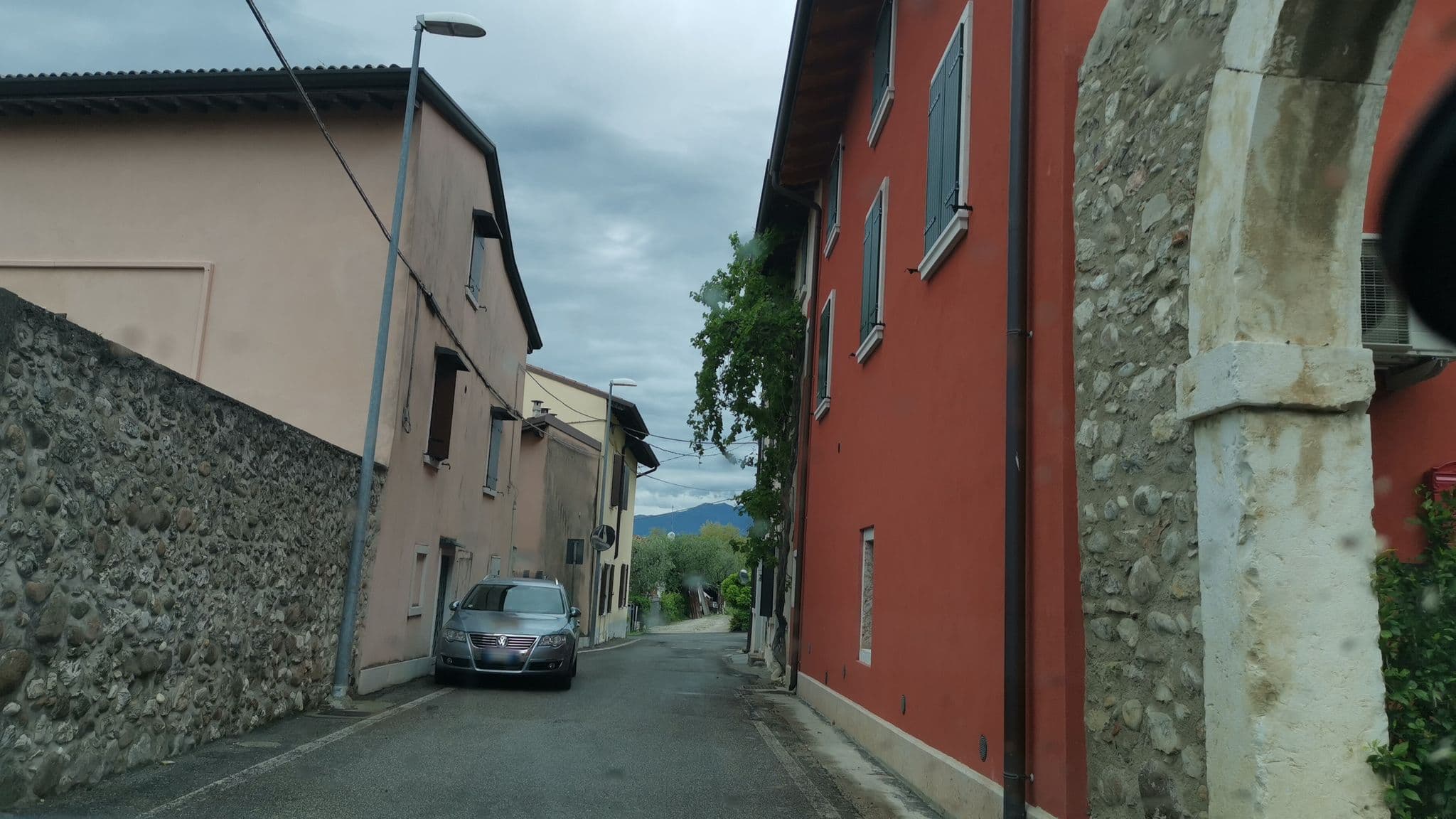 Street view near Casa Rossa, Bardolino — © plexi32 (CC BY-SA · Mapillary)