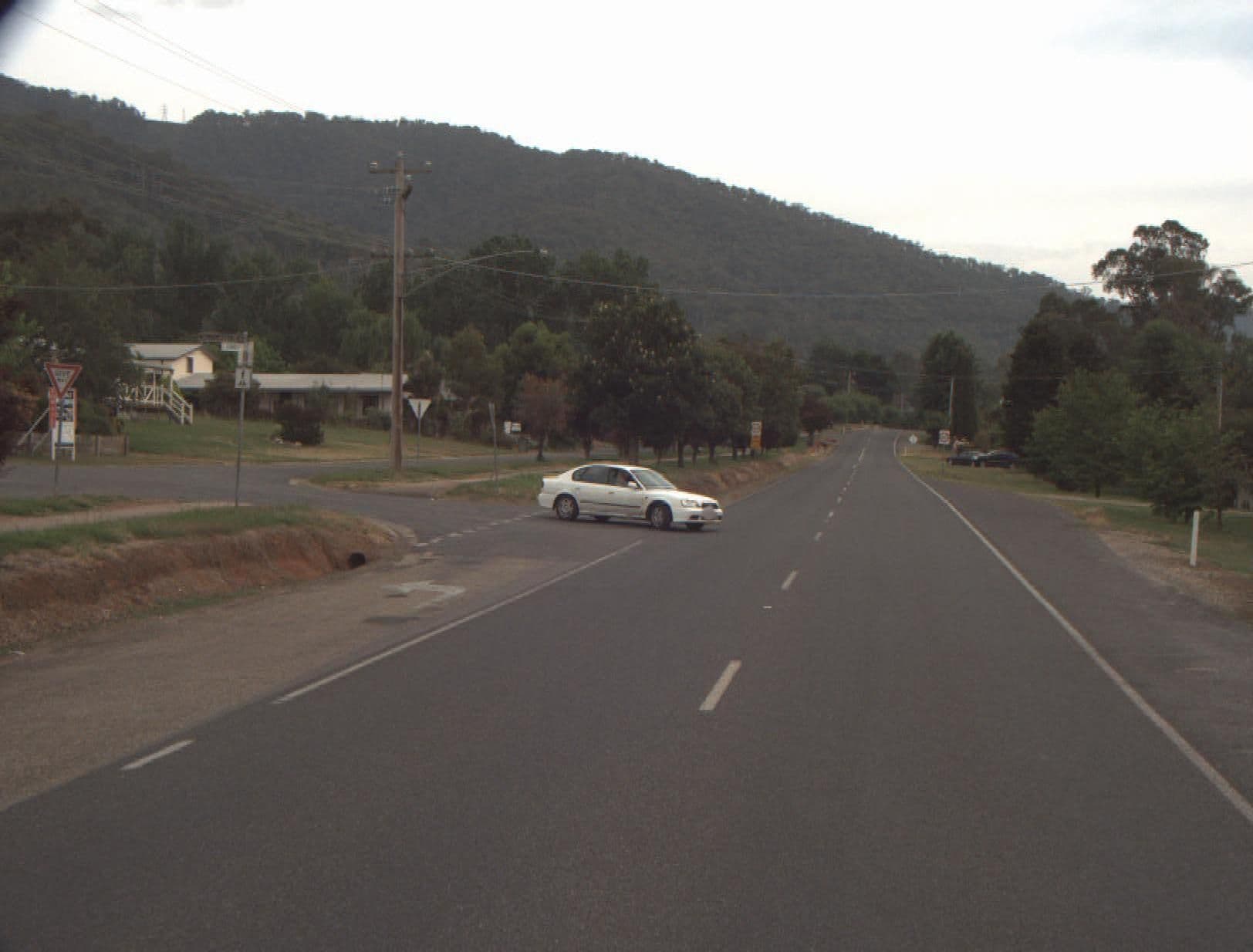 Street view near Bogong Moth Motel, Bright — © vicroads (CC BY-SA · Mapillary)