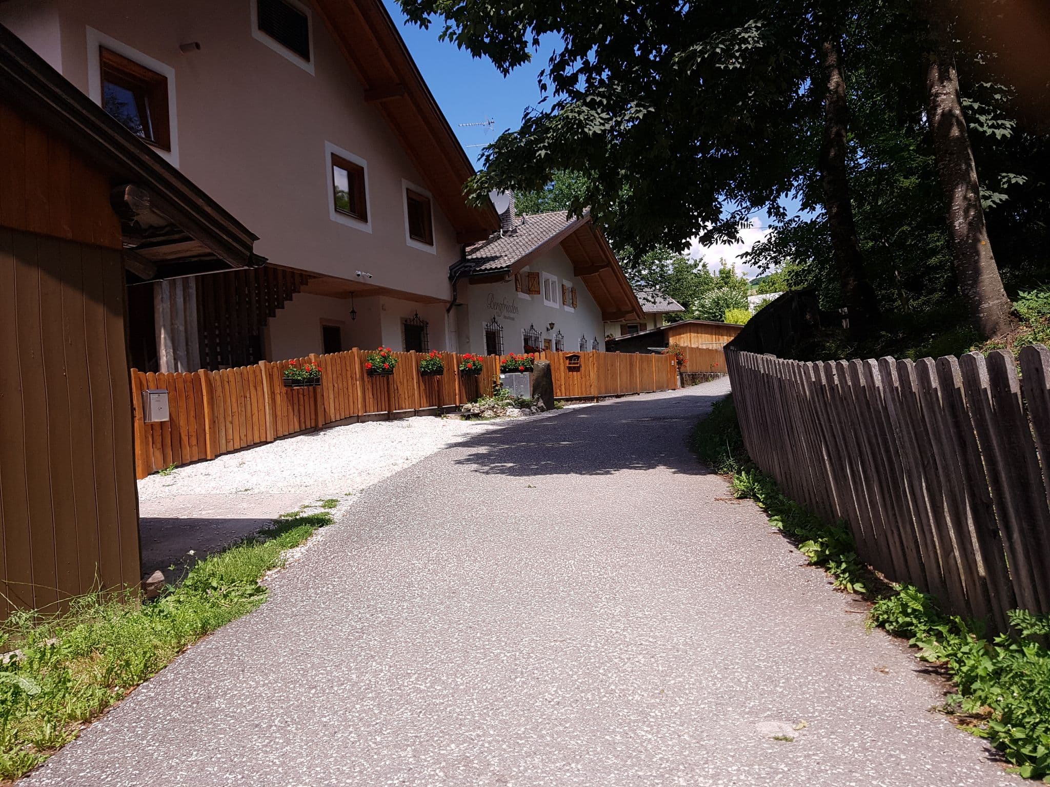 Street view near Max Green Apartments, Siusi
