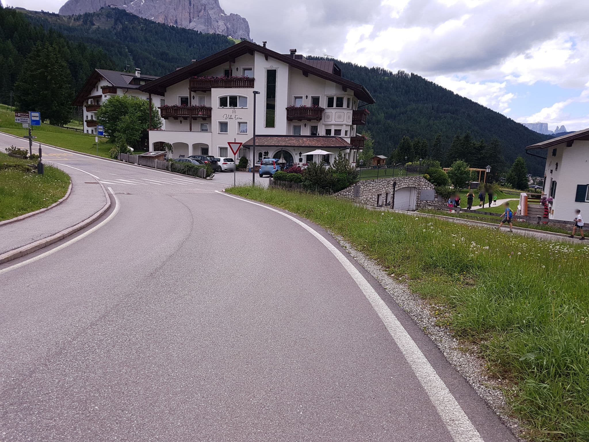 Street view near Casa Helene, Selva
