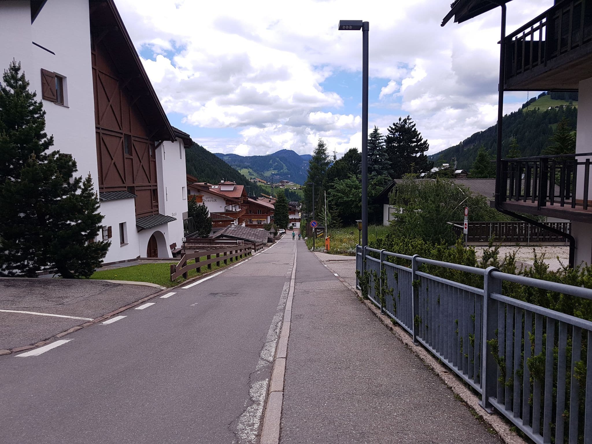 Street view near Nuova Ravisa, Selva