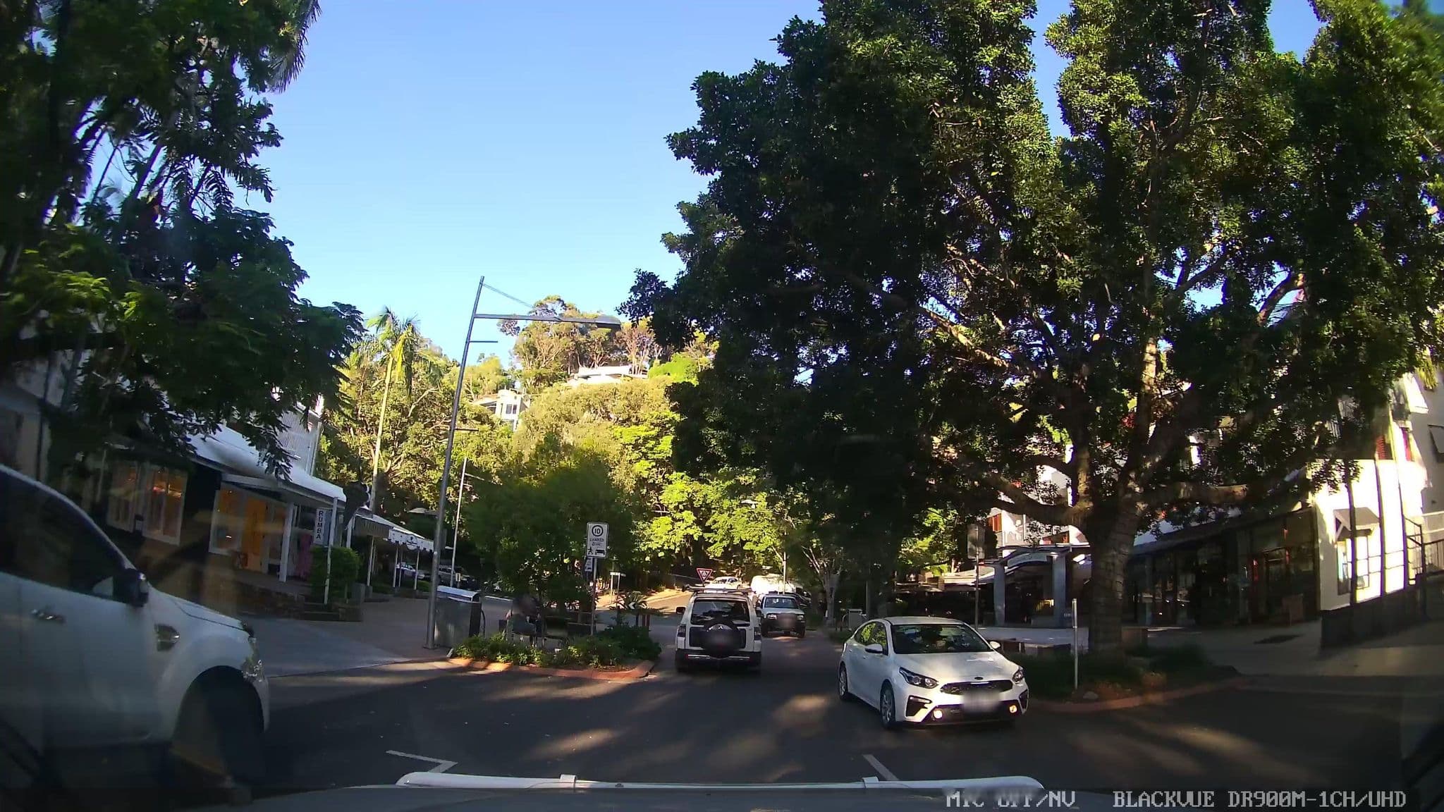 Street view near Netanya, Noosa Heads — © jthnz (CC BY-SA · Mapillary)