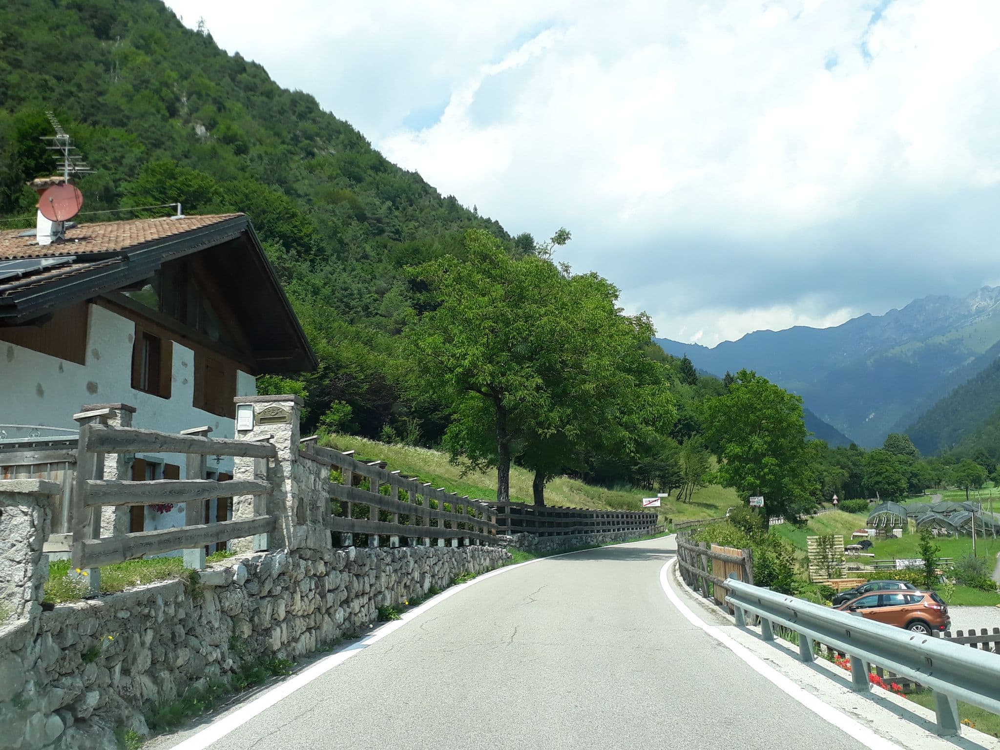 Street view near Garnì dal Mozat, Molina di Ledro