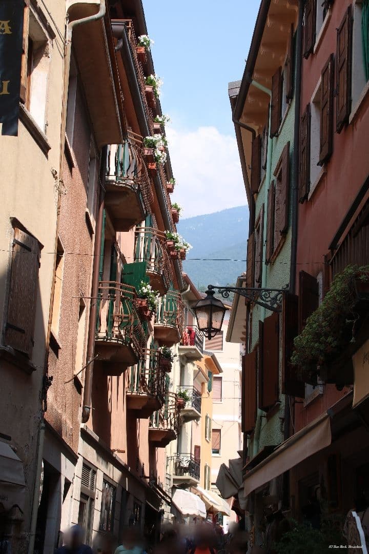 Street view near Hotel Aurora, Malcesine — © uwekoch (CC BY-SA · Mapillary)
