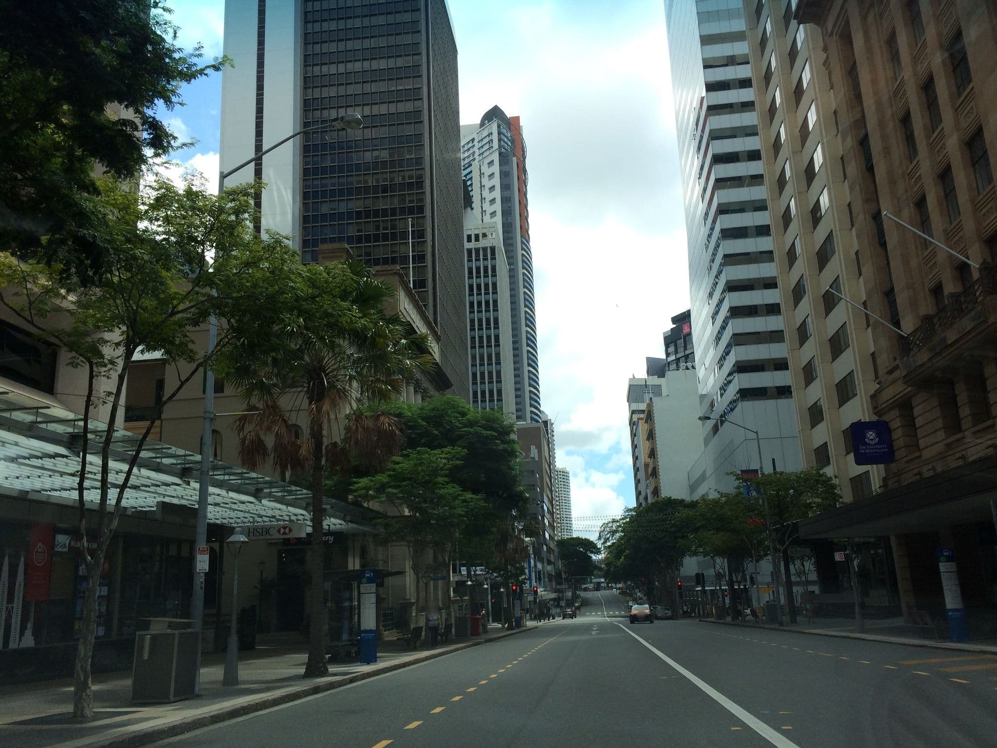 Street view near The Manor Apartment Hotel, Brisbane — © hoylen (CC BY-SA · Mapillary)