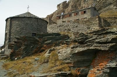 Rifugio Ca' d'Asti (via Wikimedia Commons, CC BY-SA 3.0)