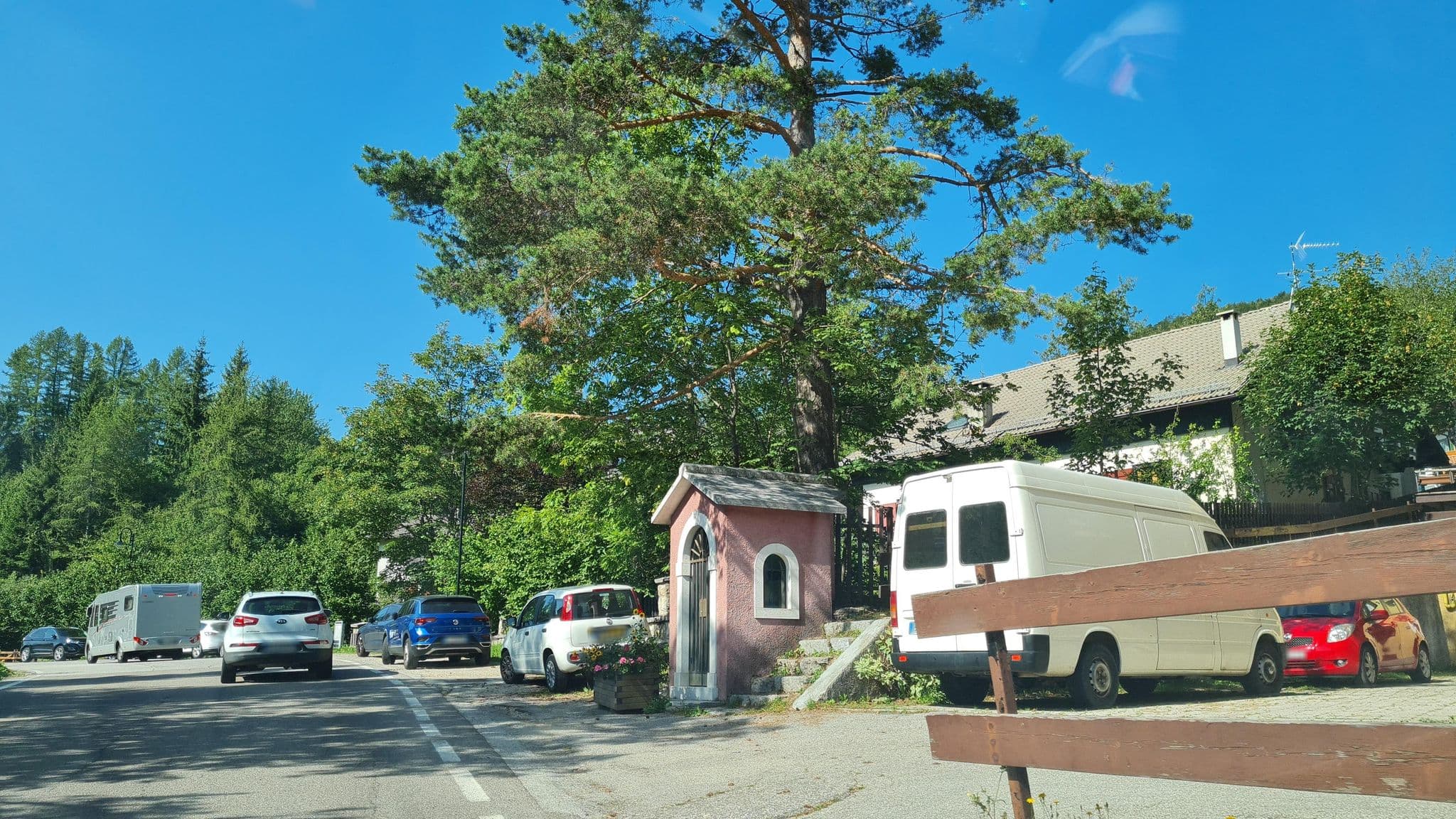 Street view near Des Alpes, Folgaria — © laniuscollurio (CC BY-SA · Mapillary)
