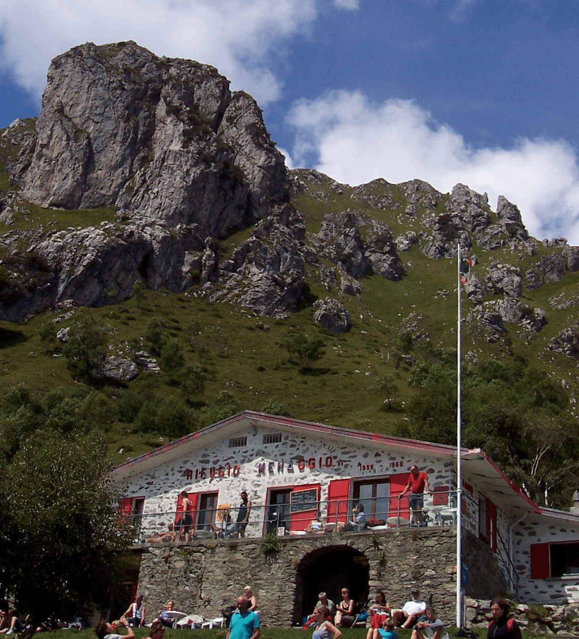 Rifugio Menaggio (via Wikimedia Commons, Public domain)