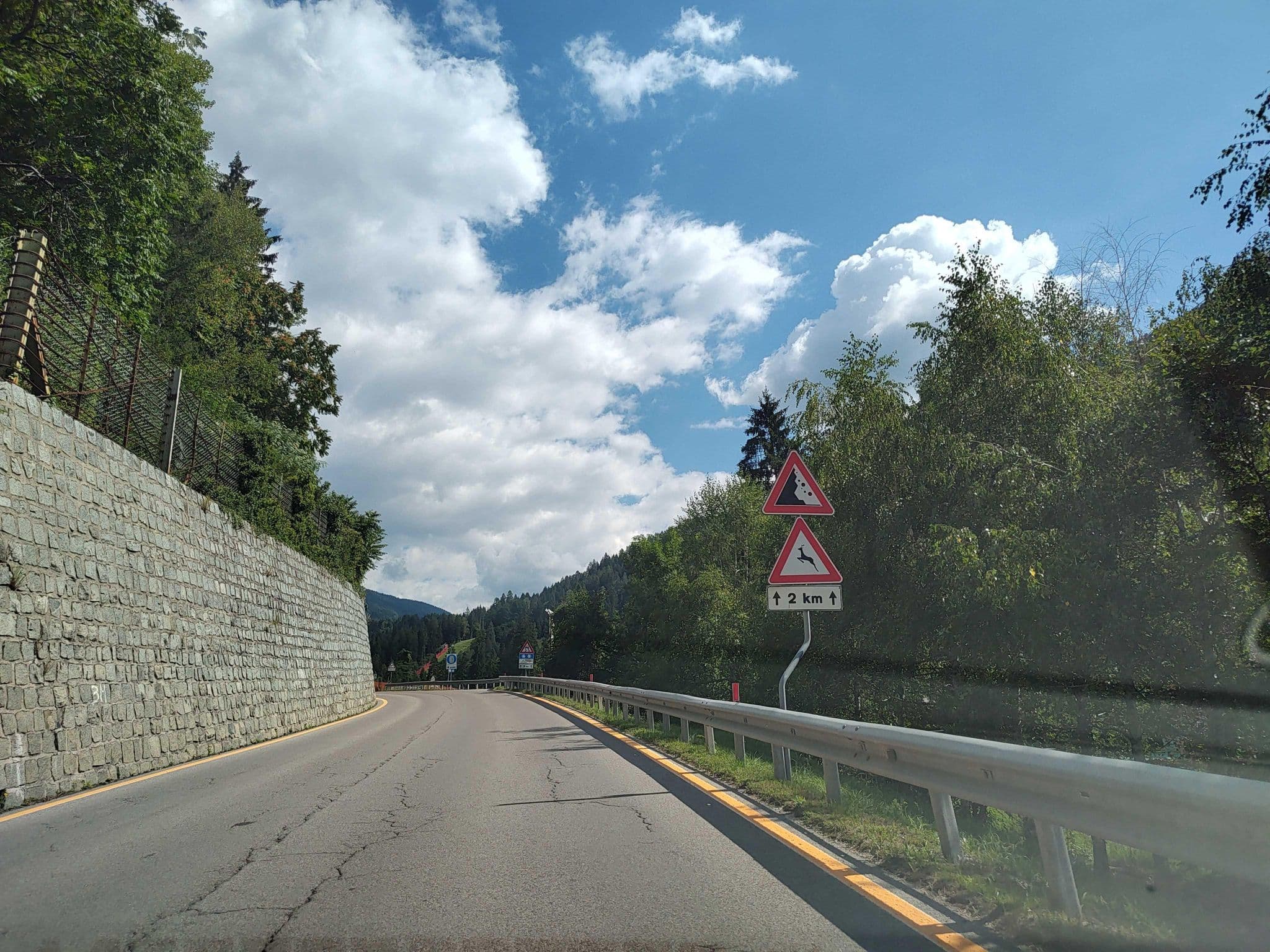 Street view near Appartamenti Valrendena - Holidays Dolomiti Apartment Resort, Pinzolo — © lary_fede (CC BY-SA · Mapillary)