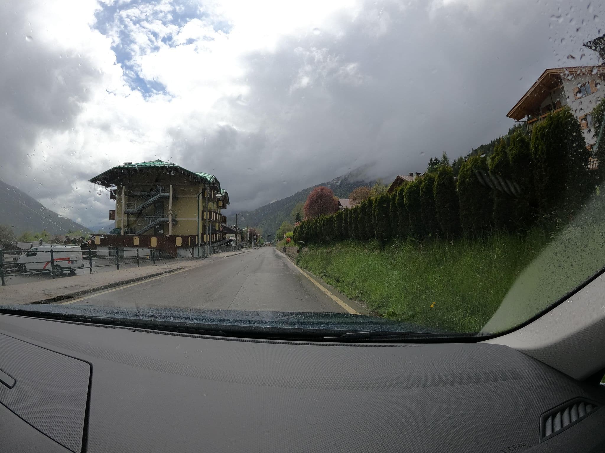 Street view near Garnì Sant'Antonio, Pinzolo