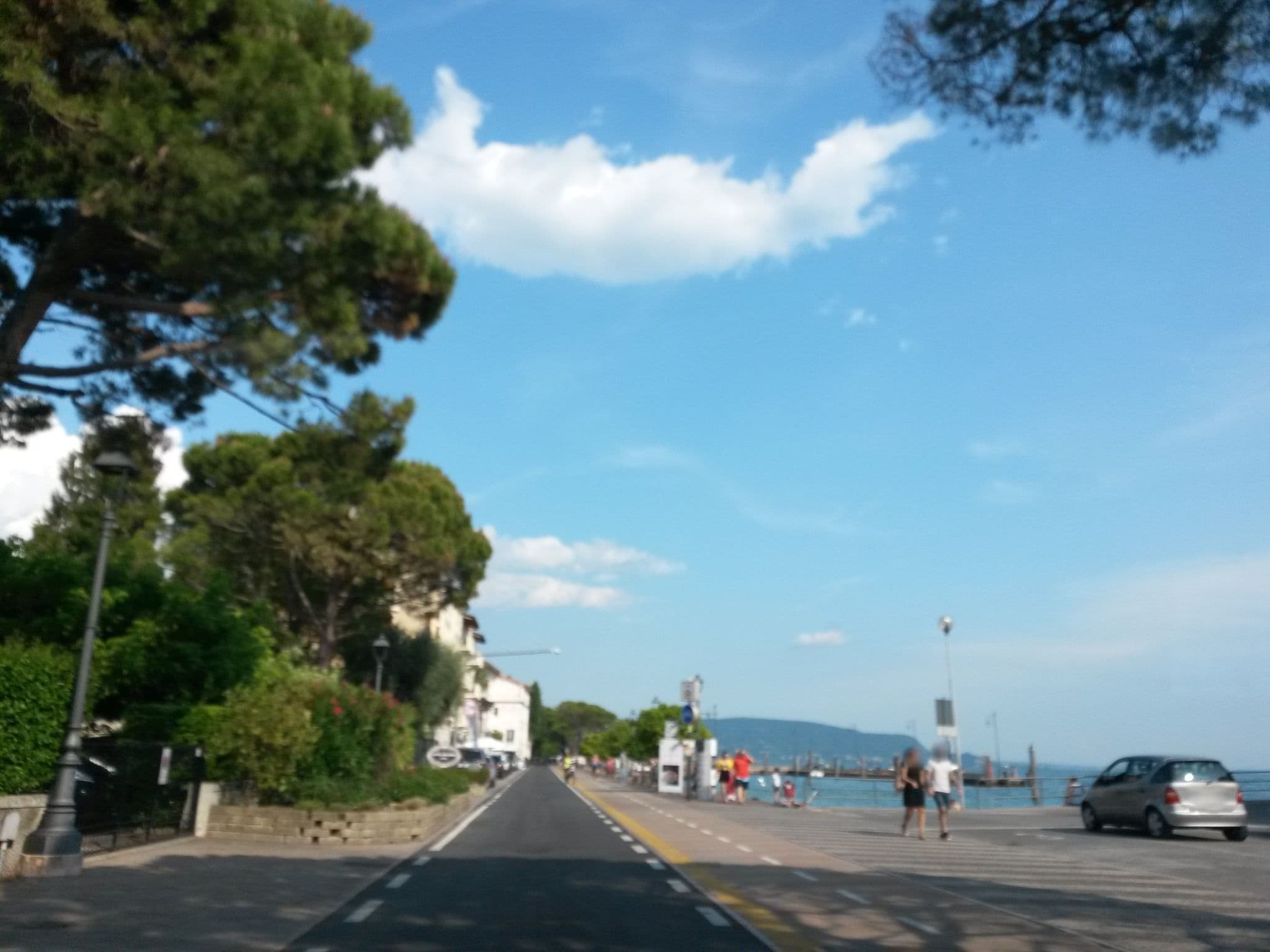 Street view near Hotel Splendid, Toscolano Maderno — © uwekoch (CC BY-SA · Mapillary)