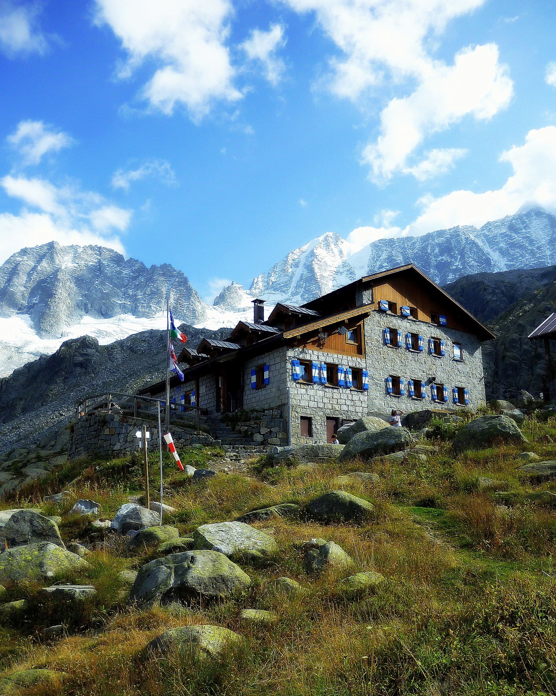 Rifugio Stavèl Francesco Denza (via Wikimedia Commons, CC BY 3.0)