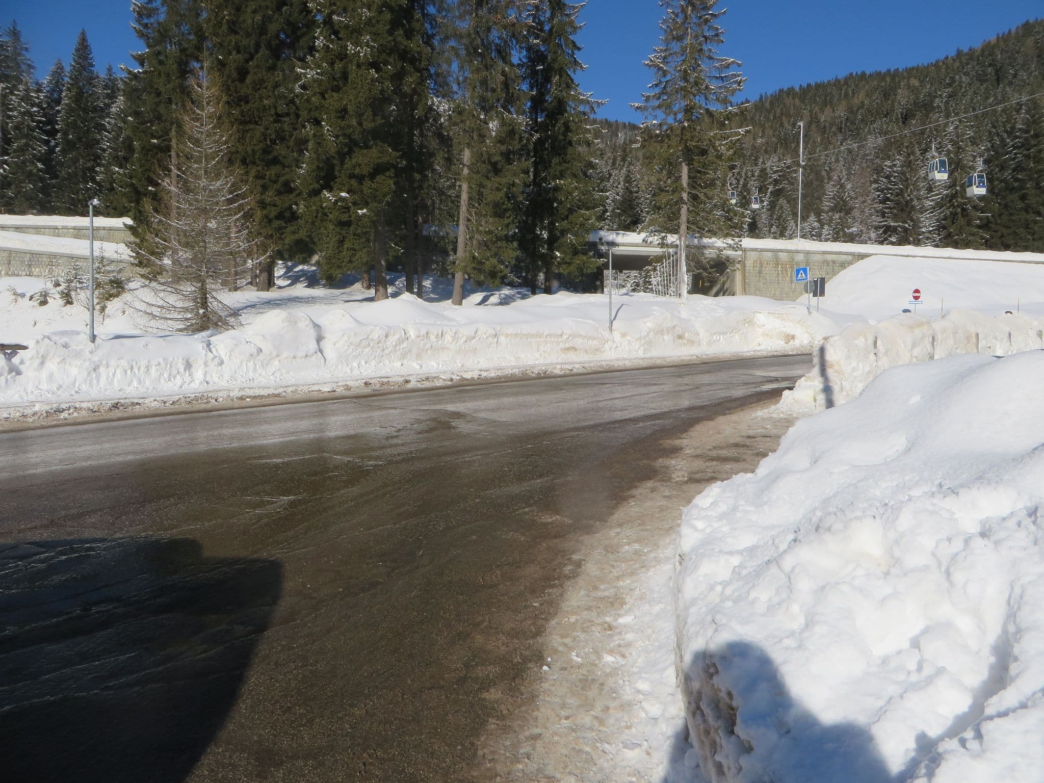 Street view near Hotel Bertelli, Pinzolo