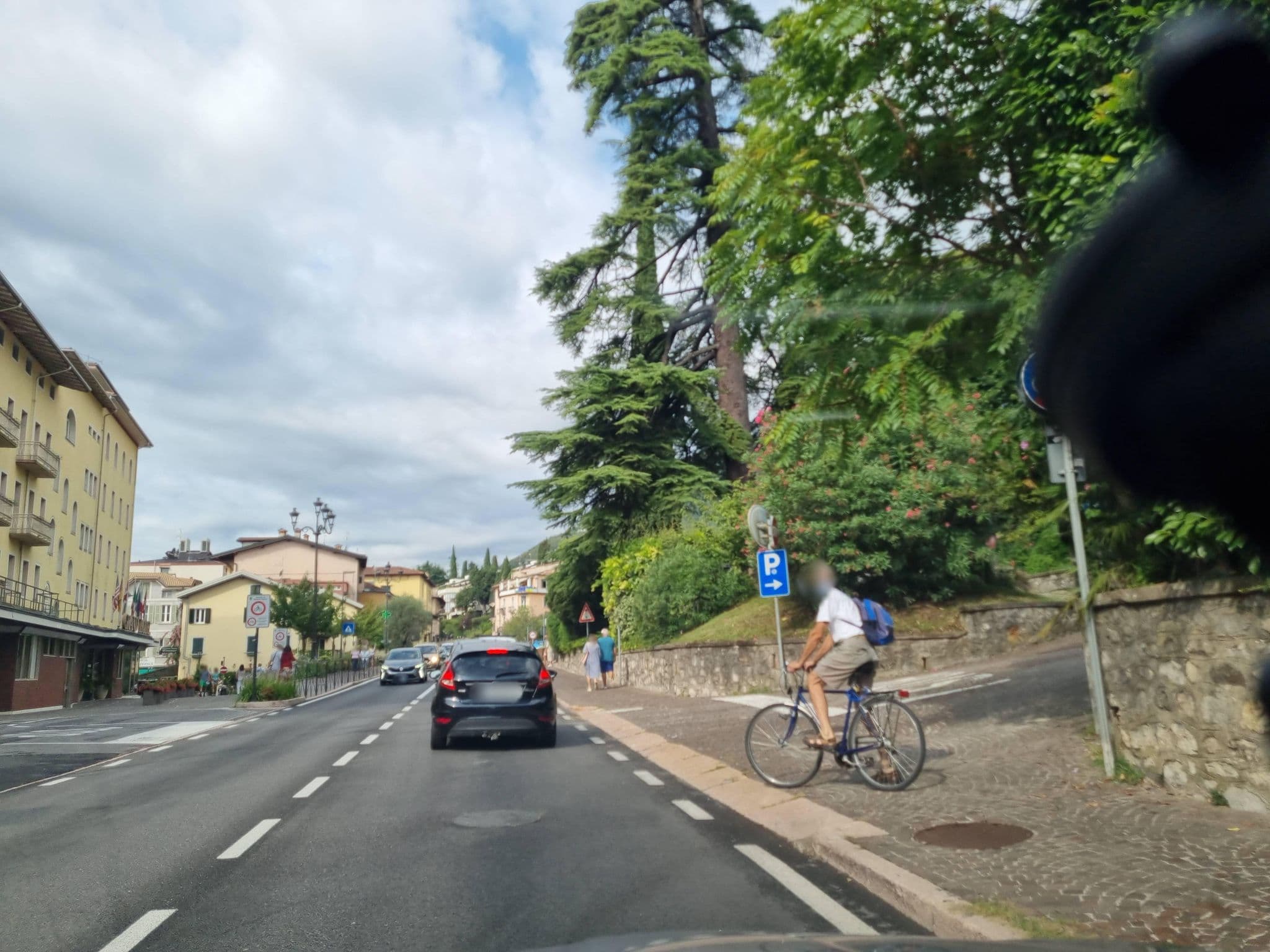 Street view near Grand Hotel Gardone, Gardone Riviera — © dsmm (CC BY-SA · Mapillary)