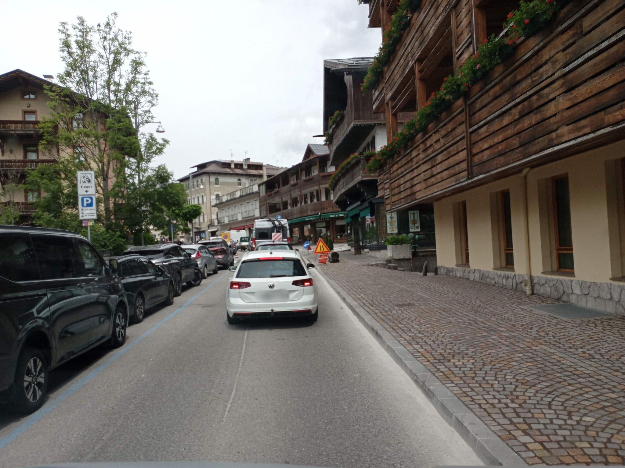 Street view near Savoia Palace, Cortina d'Ampezzo