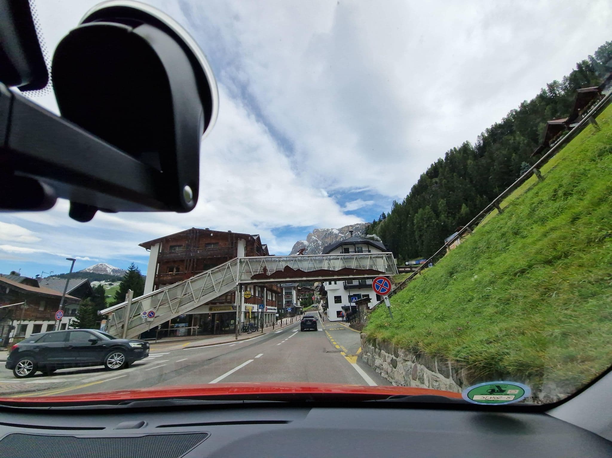 Street view near Garni Horizont, Selva